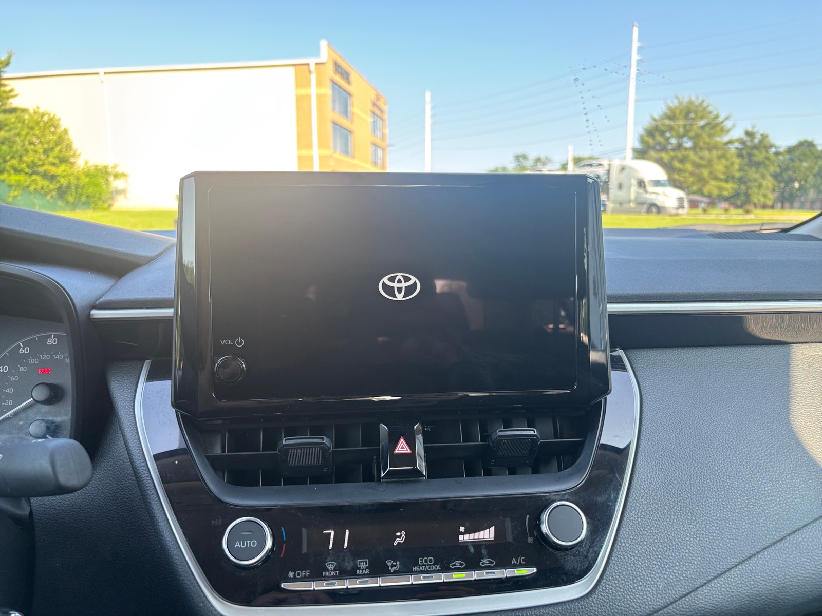 Thumbnail: 2025 Toyota Corolla - 3