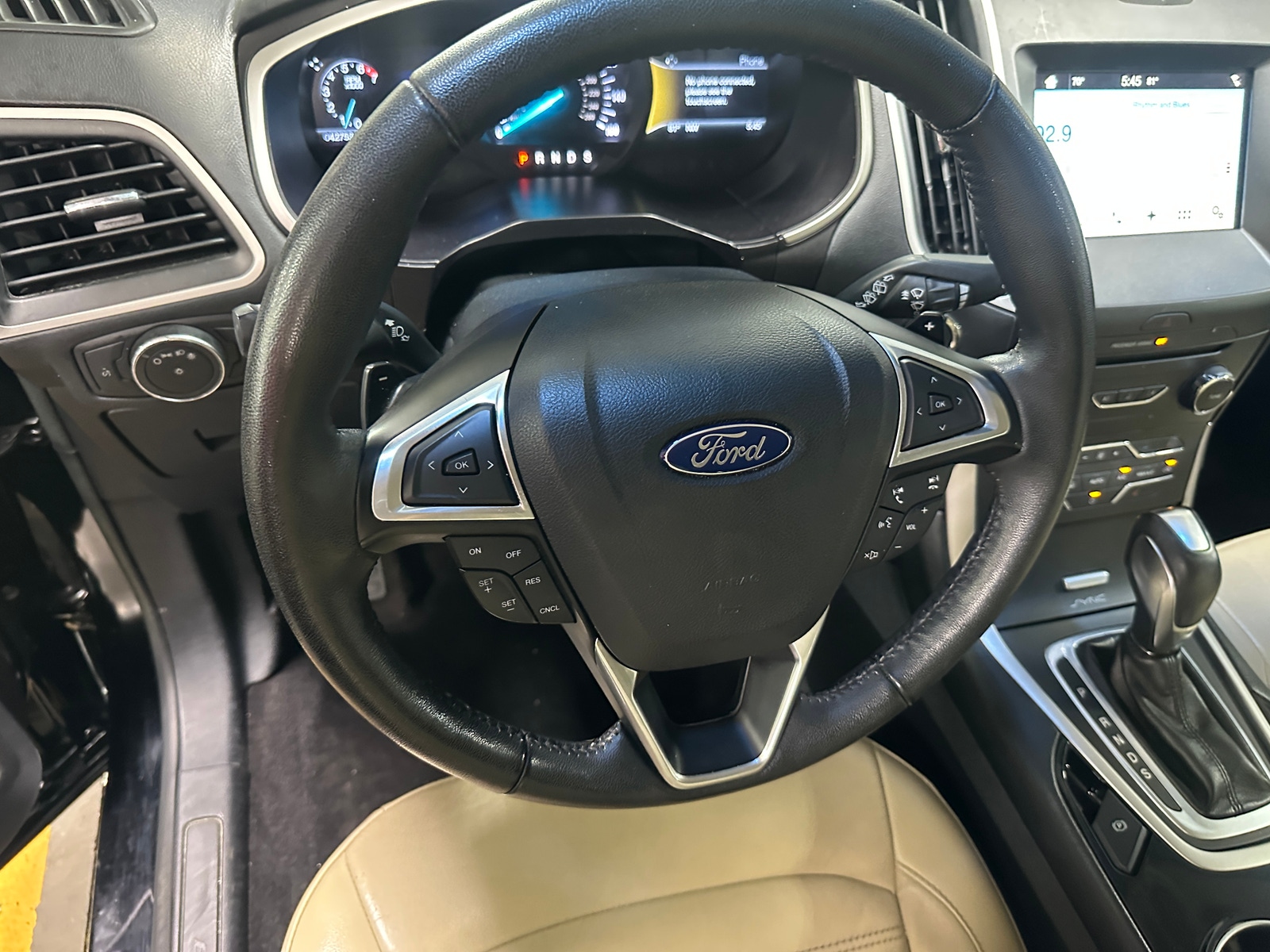 Thumbnail: 2016 Ford Edge - 4