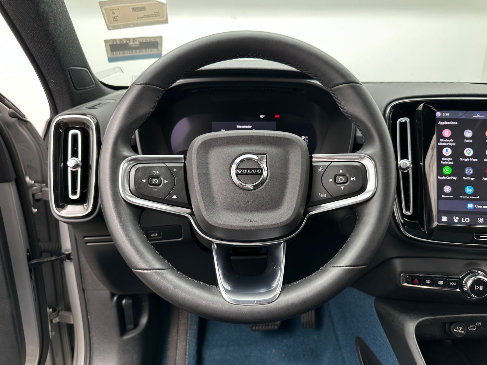 Thumbnail: 2023 Volvo XC40 - 5