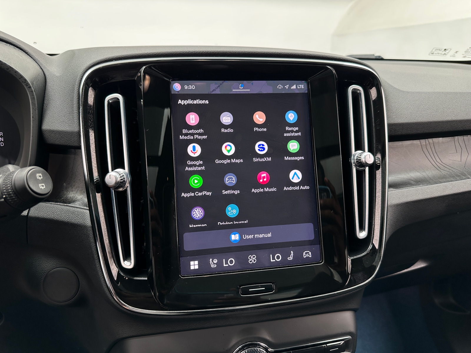Thumbnail: 2023 Volvo XC40 - 4