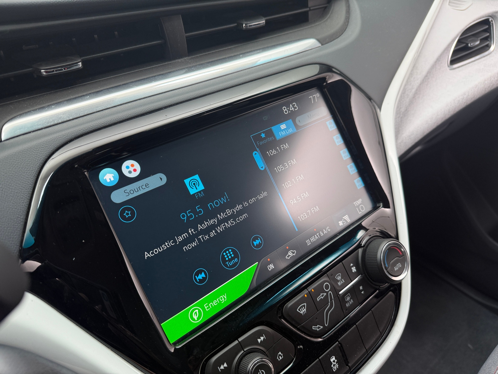 Thumbnail: 2017 Chevrolet Bolt EV - 4