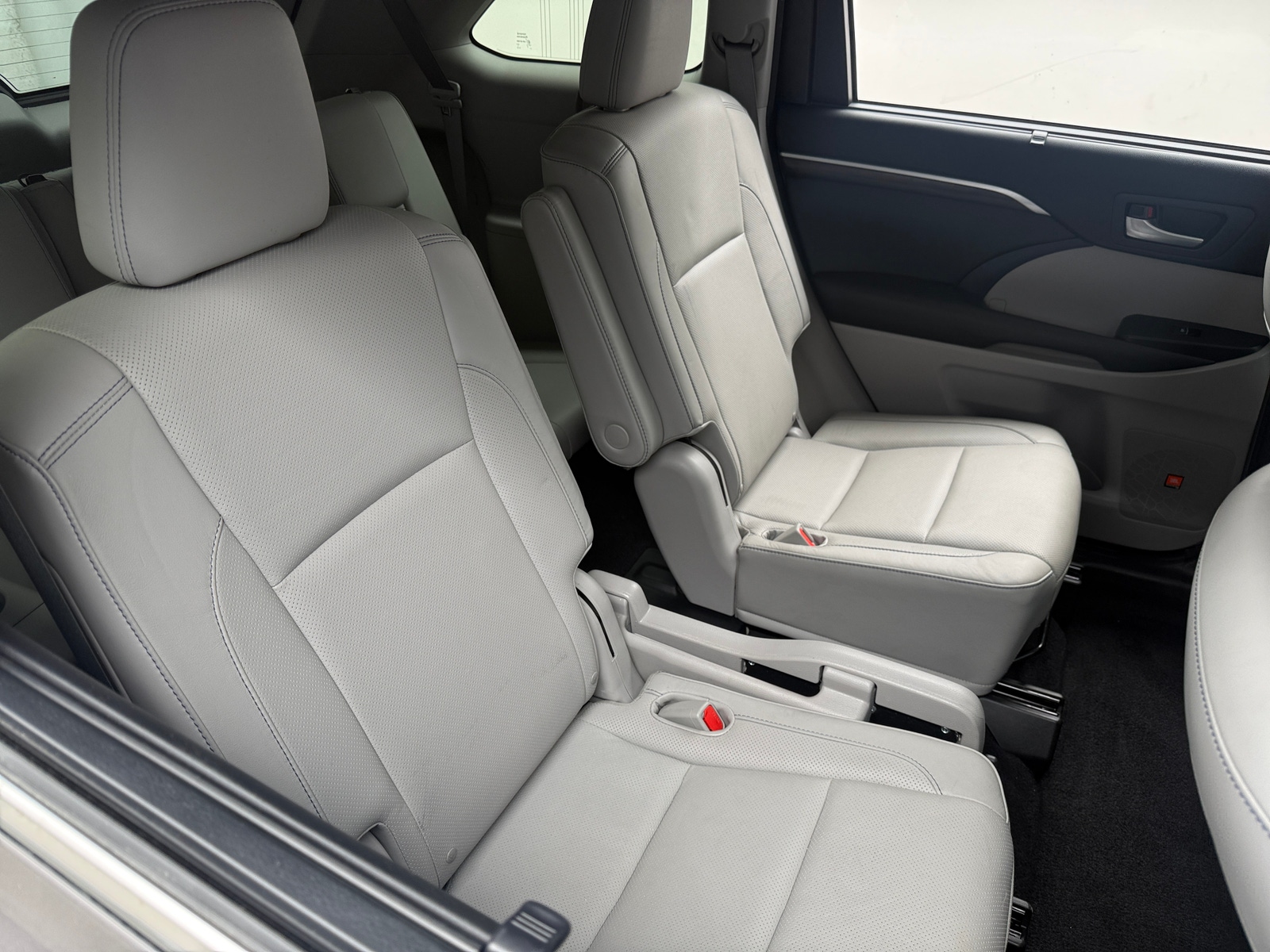 Thumbnail: 2015 Toyota Highlander - 5