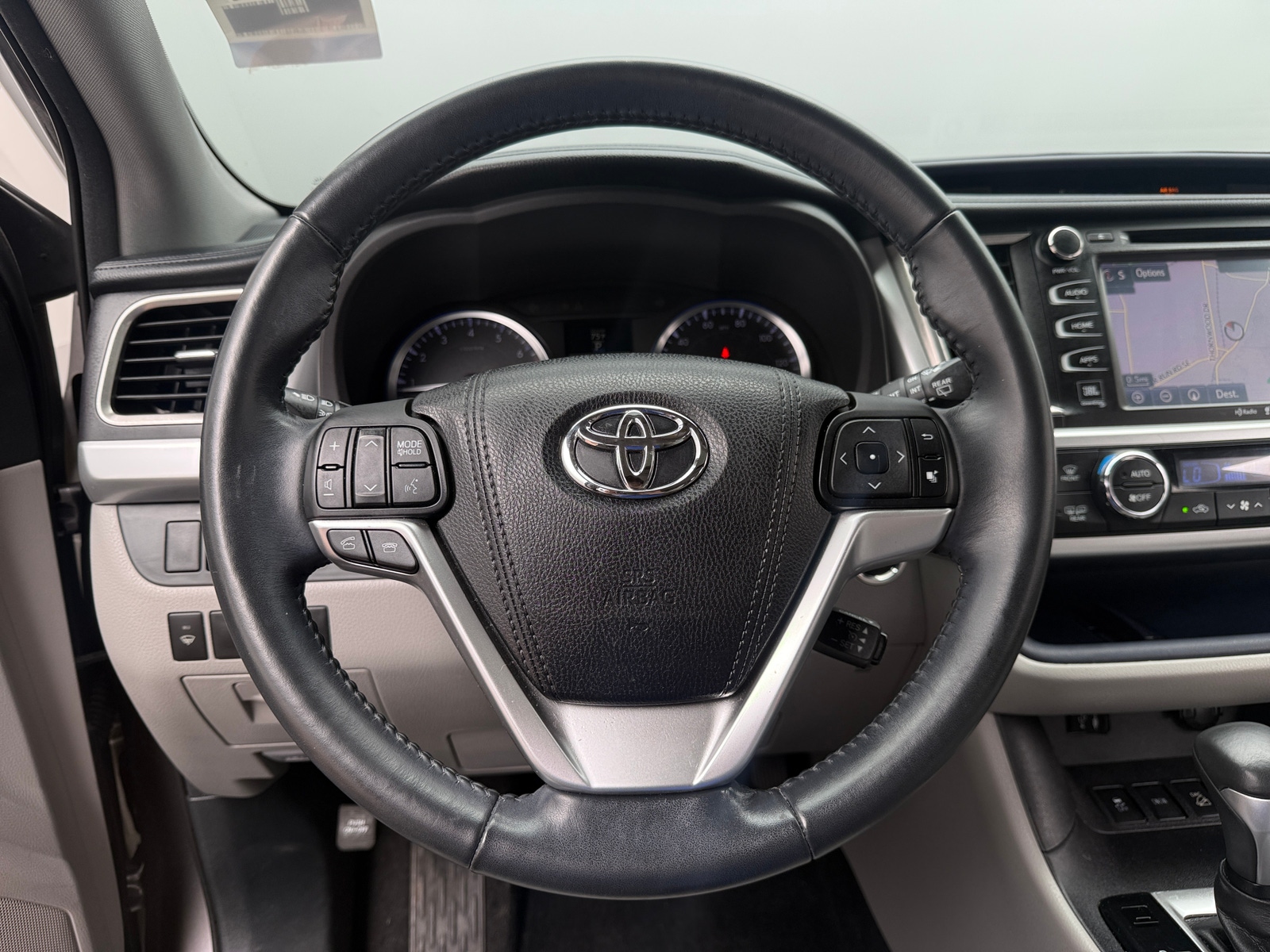 Thumbnail: 2015 Toyota Highlander - 4