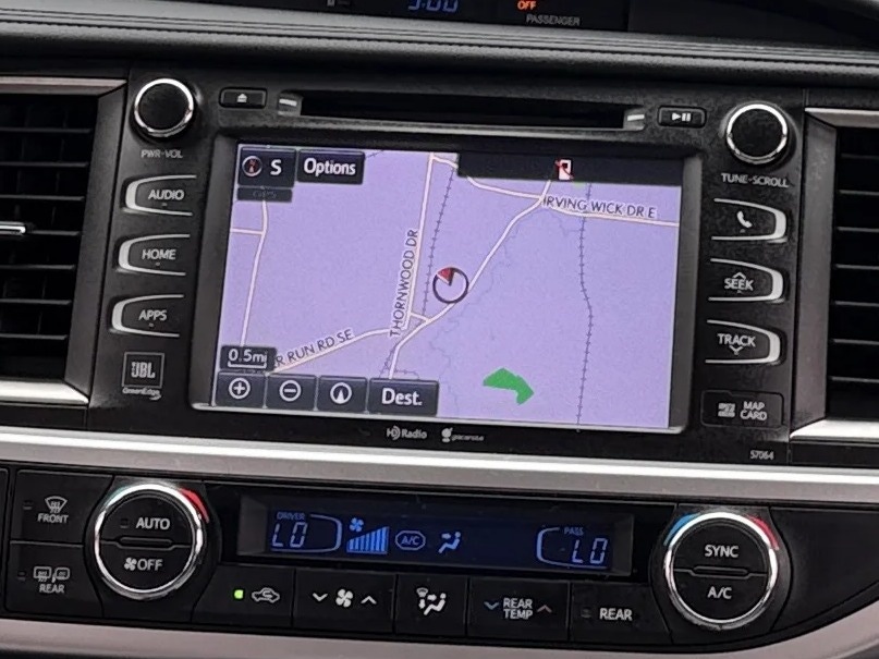 Thumbnail: 2015 Toyota Highlander - 3