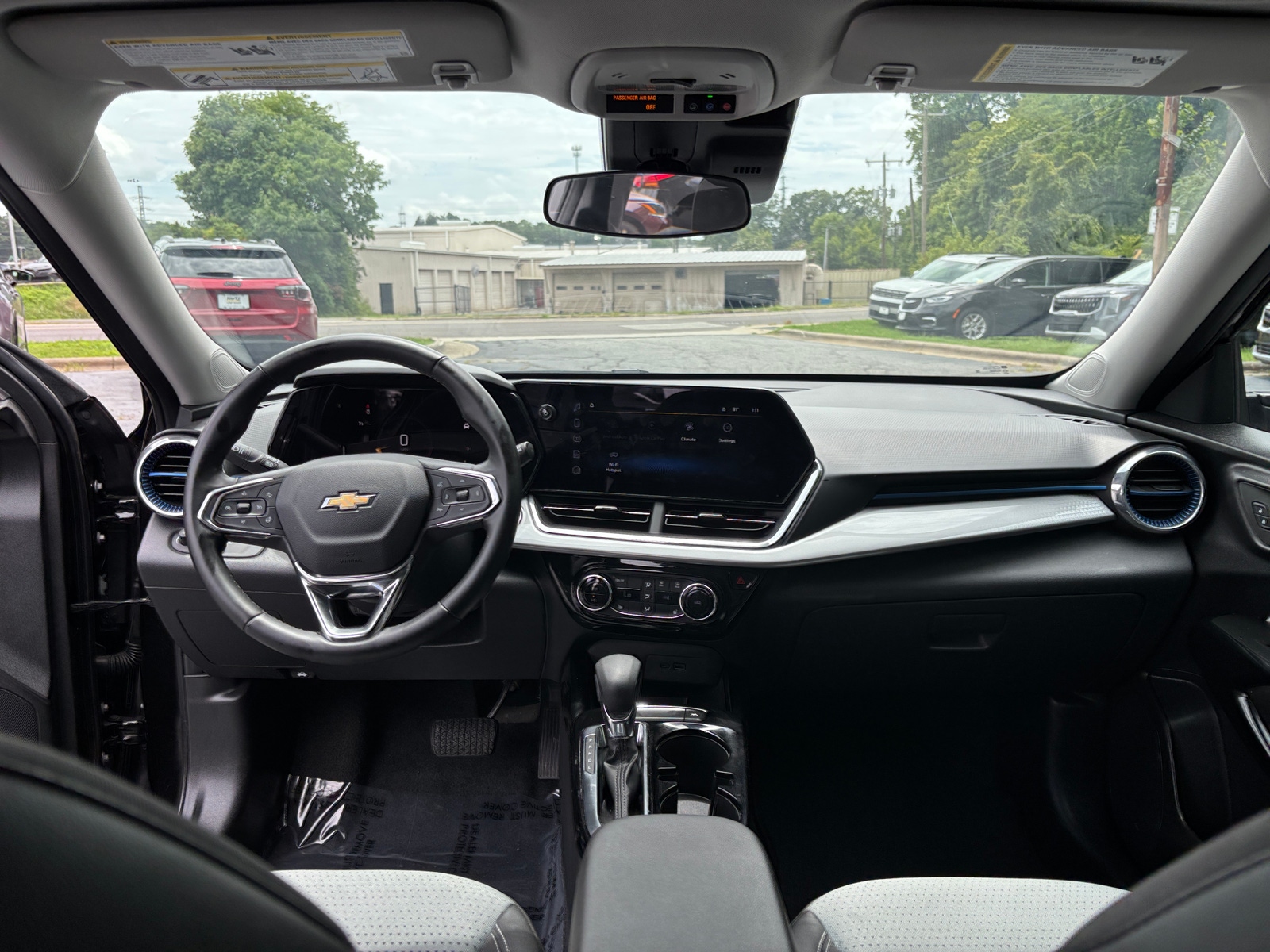 Thumbnail: 2025 Chevrolet Trax - 3