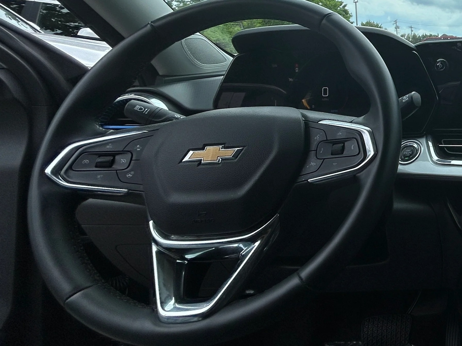 Thumbnail: 2025 Chevrolet Trax - 3