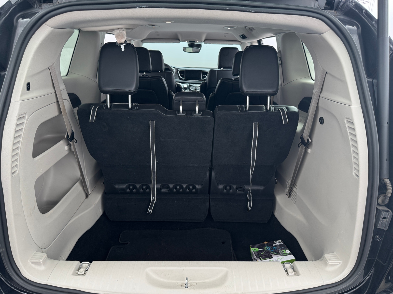 Thumbnail: 2024 Chrysler Pacifica - 6