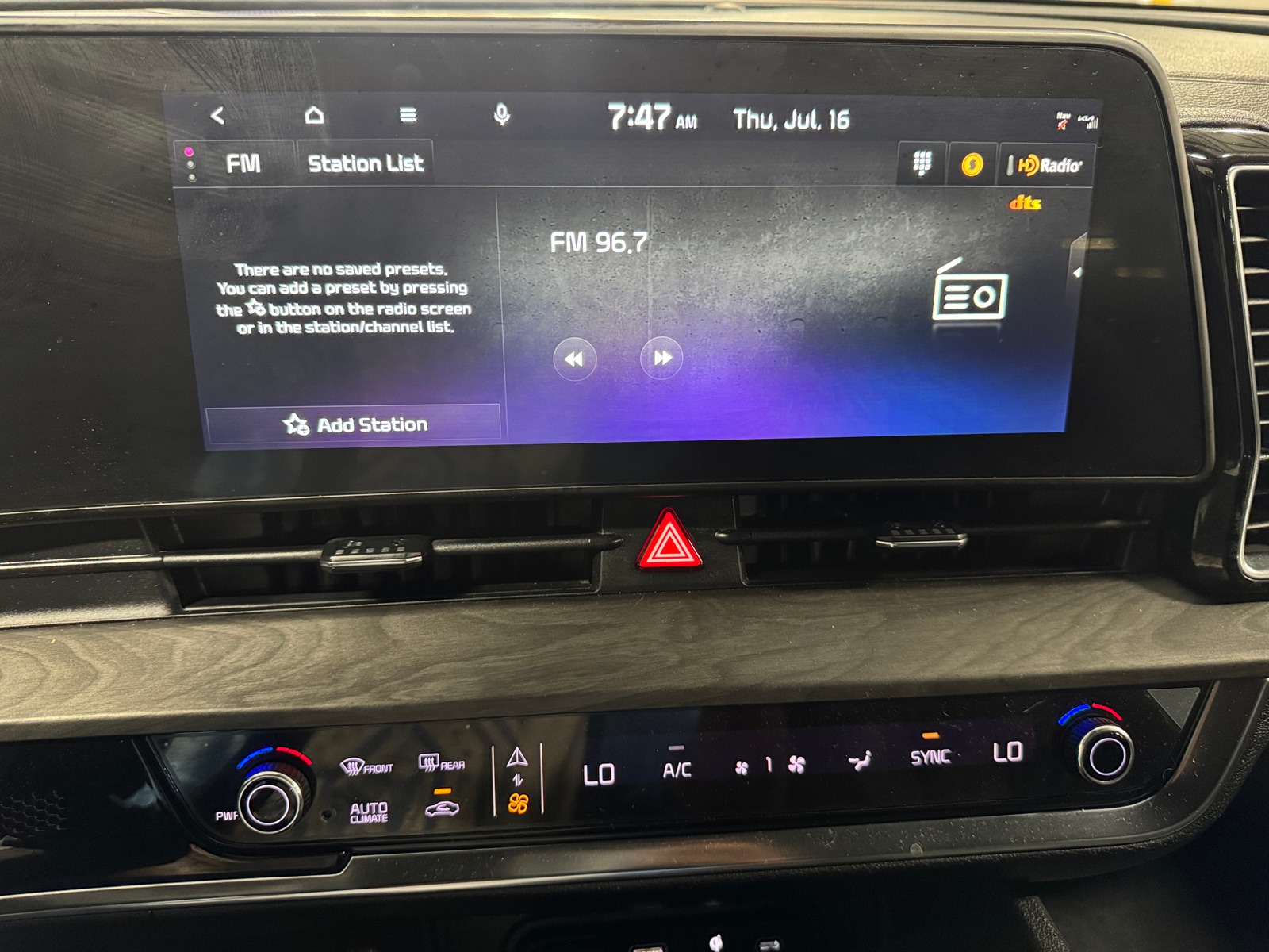 Thumbnail: 2023 Kia Sportage - 3