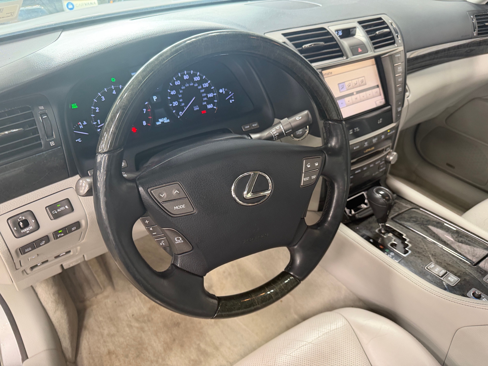 Thumbnail: 2012 Lexus LS - 4