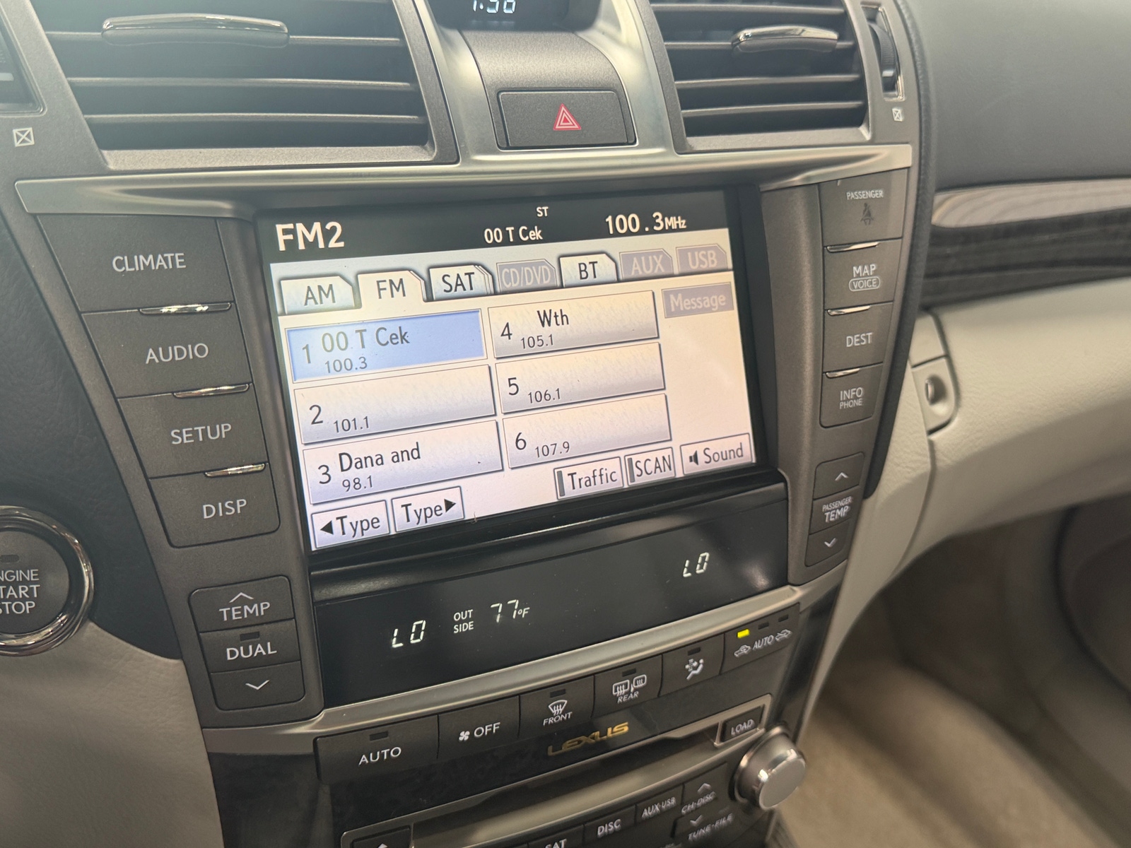 Thumbnail: 2012 Lexus LS - 3