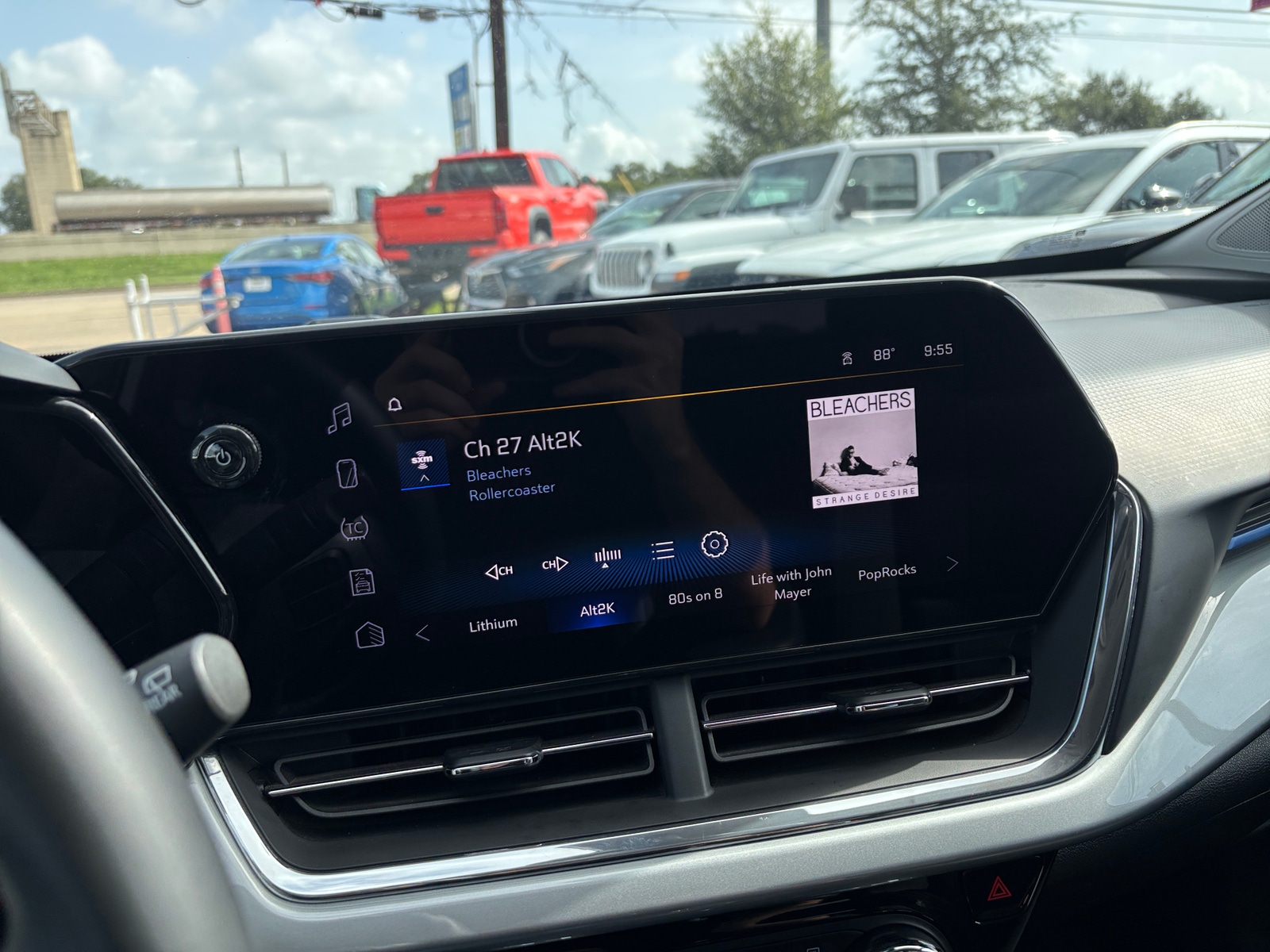 Thumbnail: 2025 Chevrolet Trax - 4