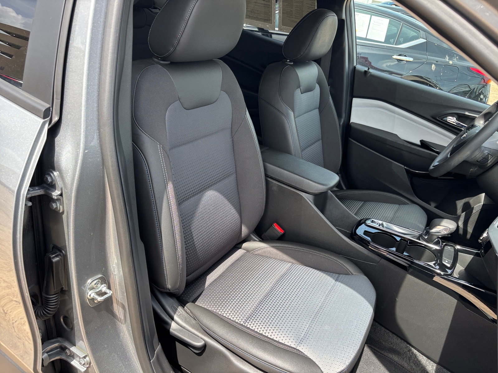 Thumbnail: 2025 Chevrolet Trax - 2
