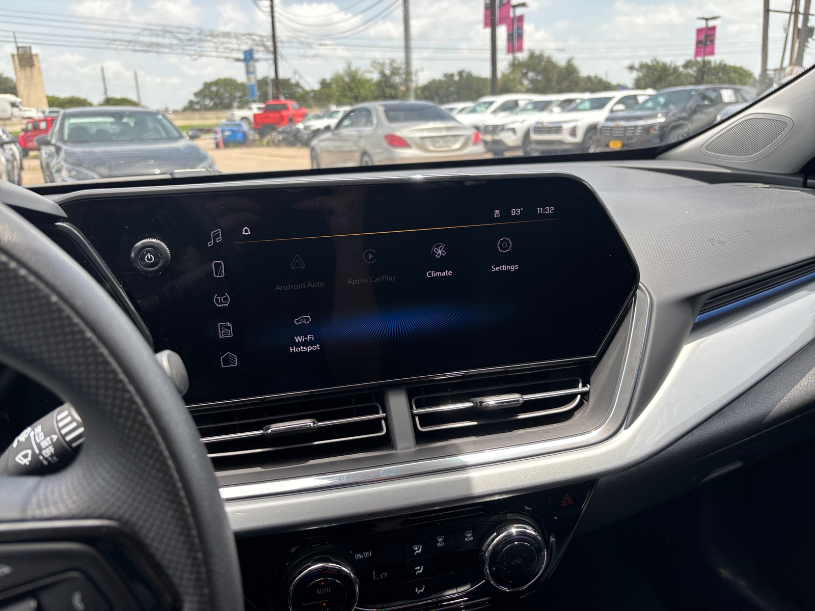 Thumbnail: 2025 Chevrolet Trax - 4