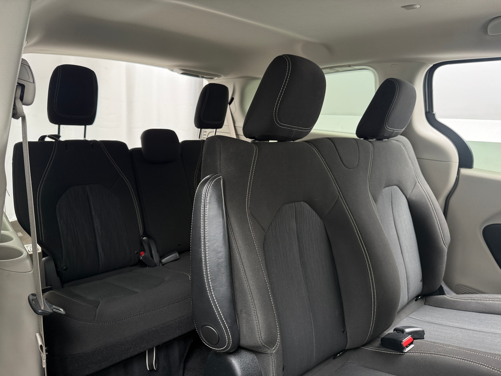Thumbnail: 2020 Chrysler Voyager - 6