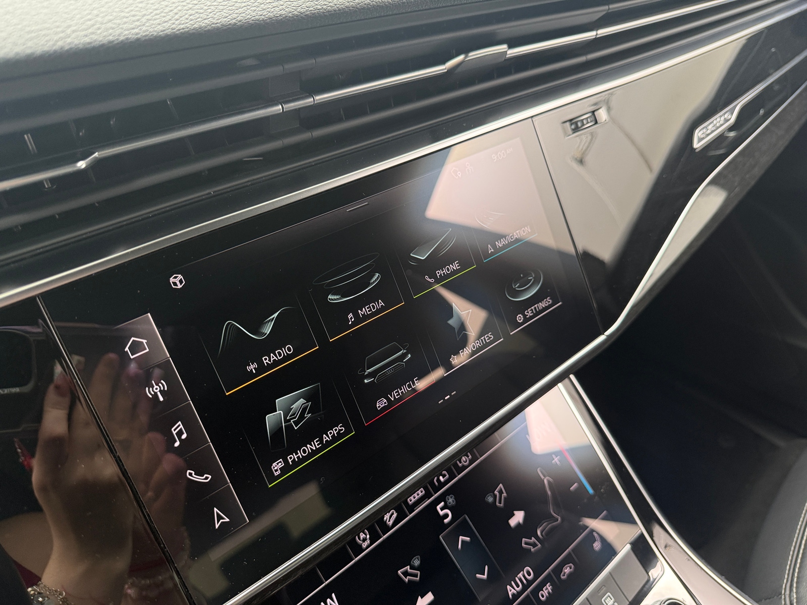 Thumbnail: 2021 Audi Q8 - 3