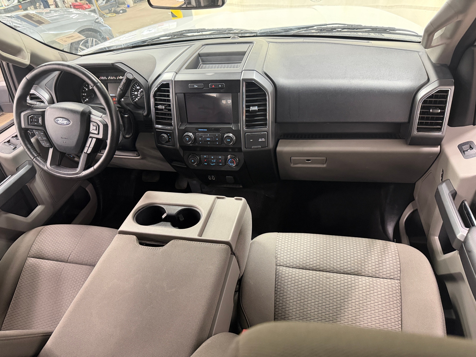 Thumbnail: 2019 Ford Econoline - 3