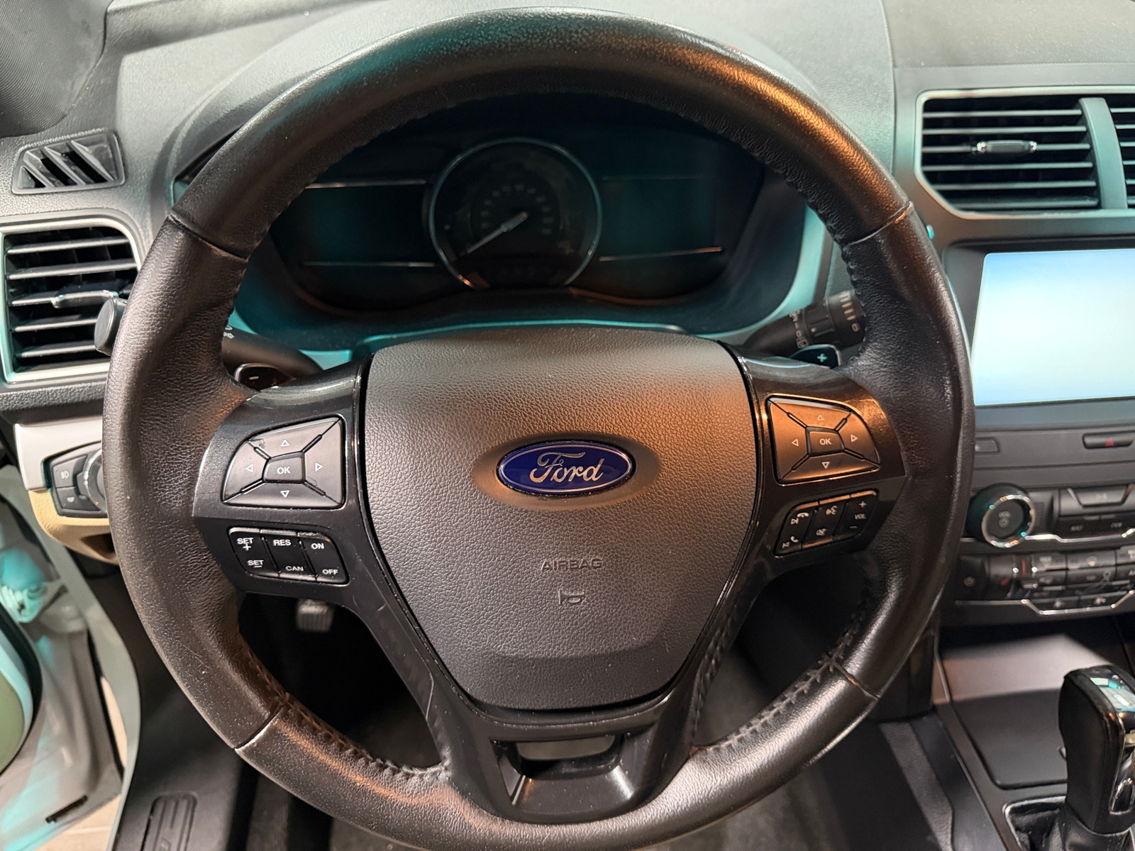 Thumbnail: 2016 Ford Explorer - 4