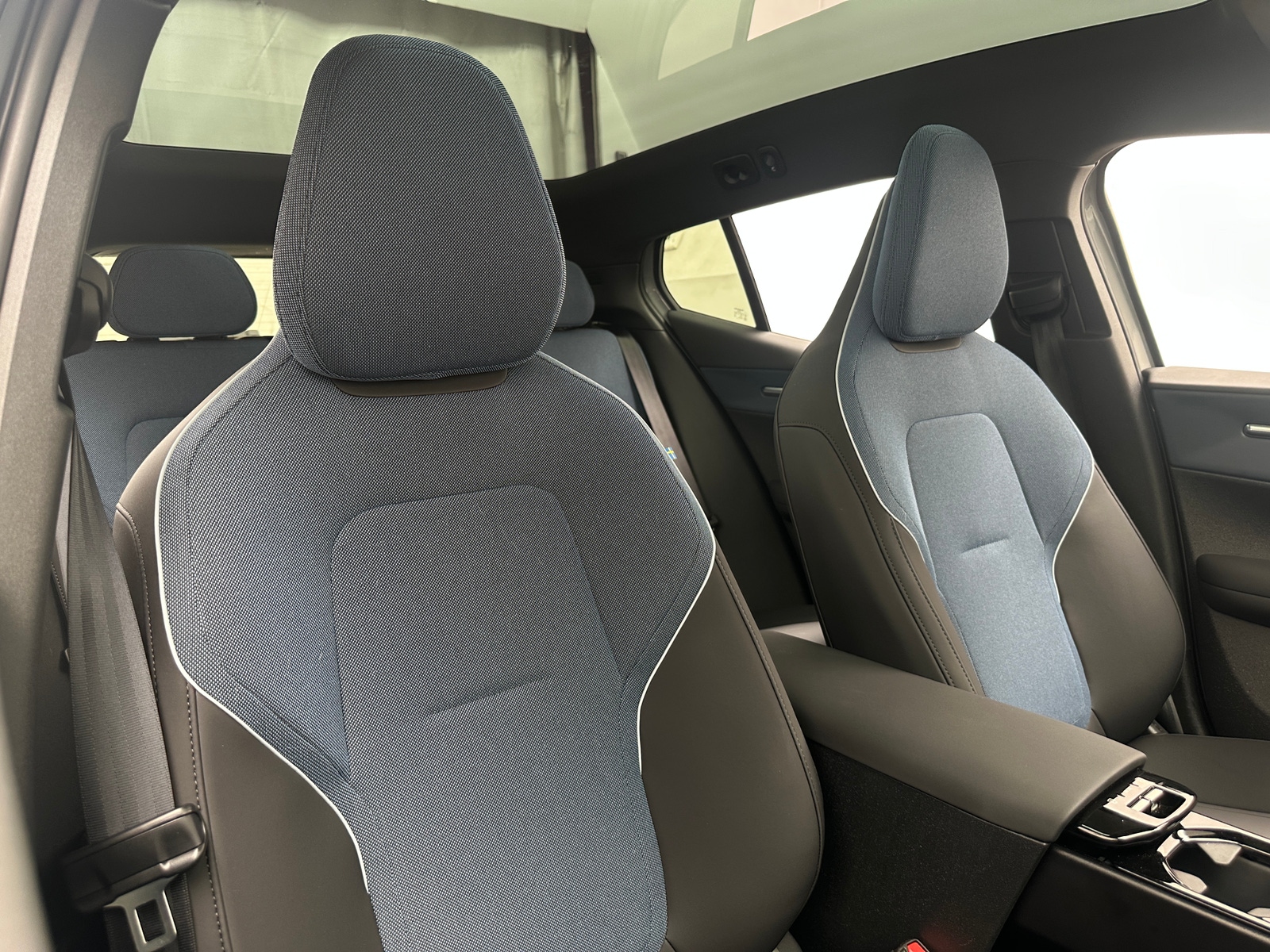 Thumbnail: 2025 Volvo EX30 - 2