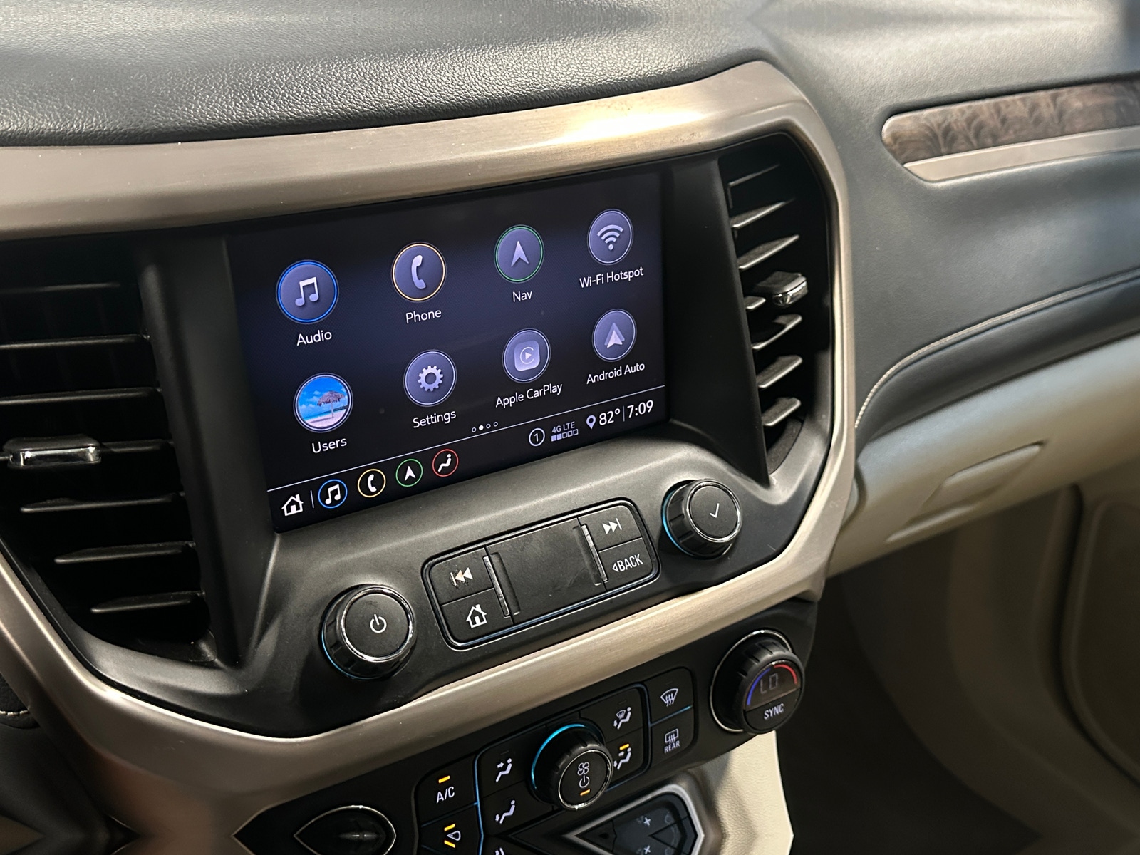 Thumbnail: 2020 GMC Acadia - 3