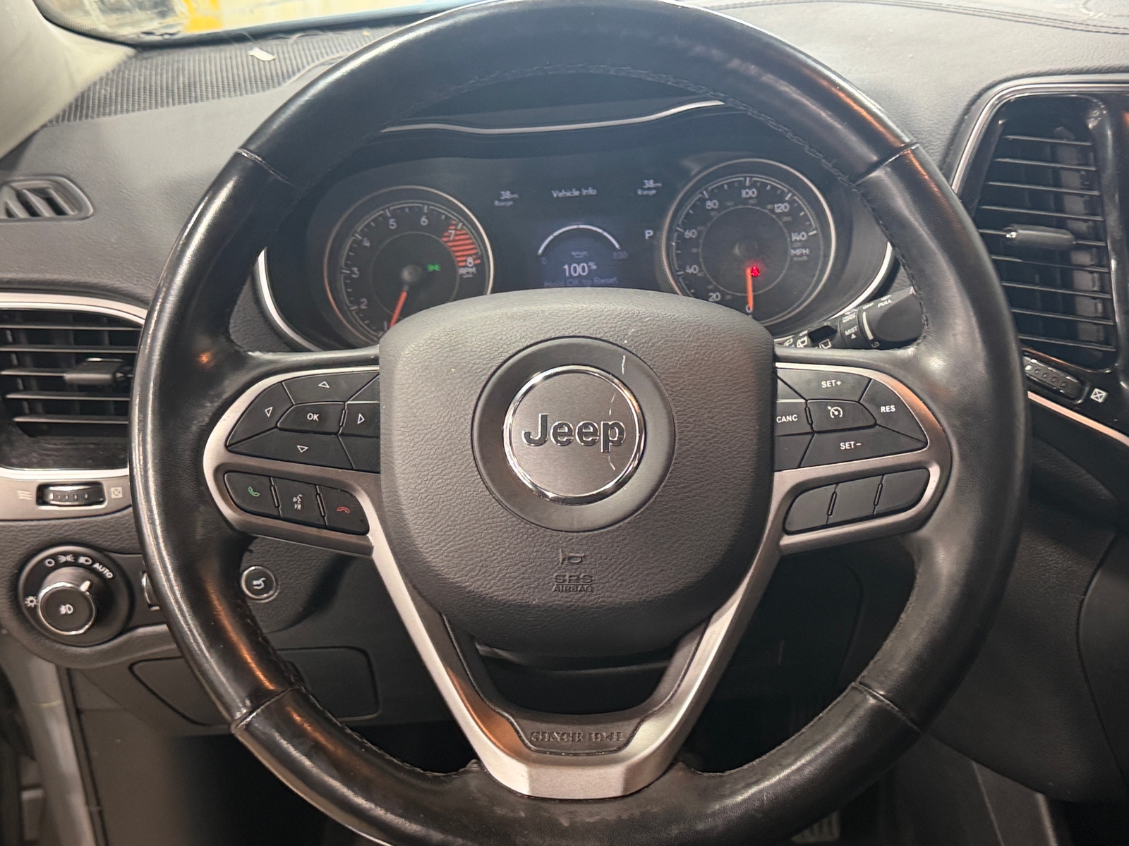 Thumbnail: 2020 Jeep Cherokee - 4