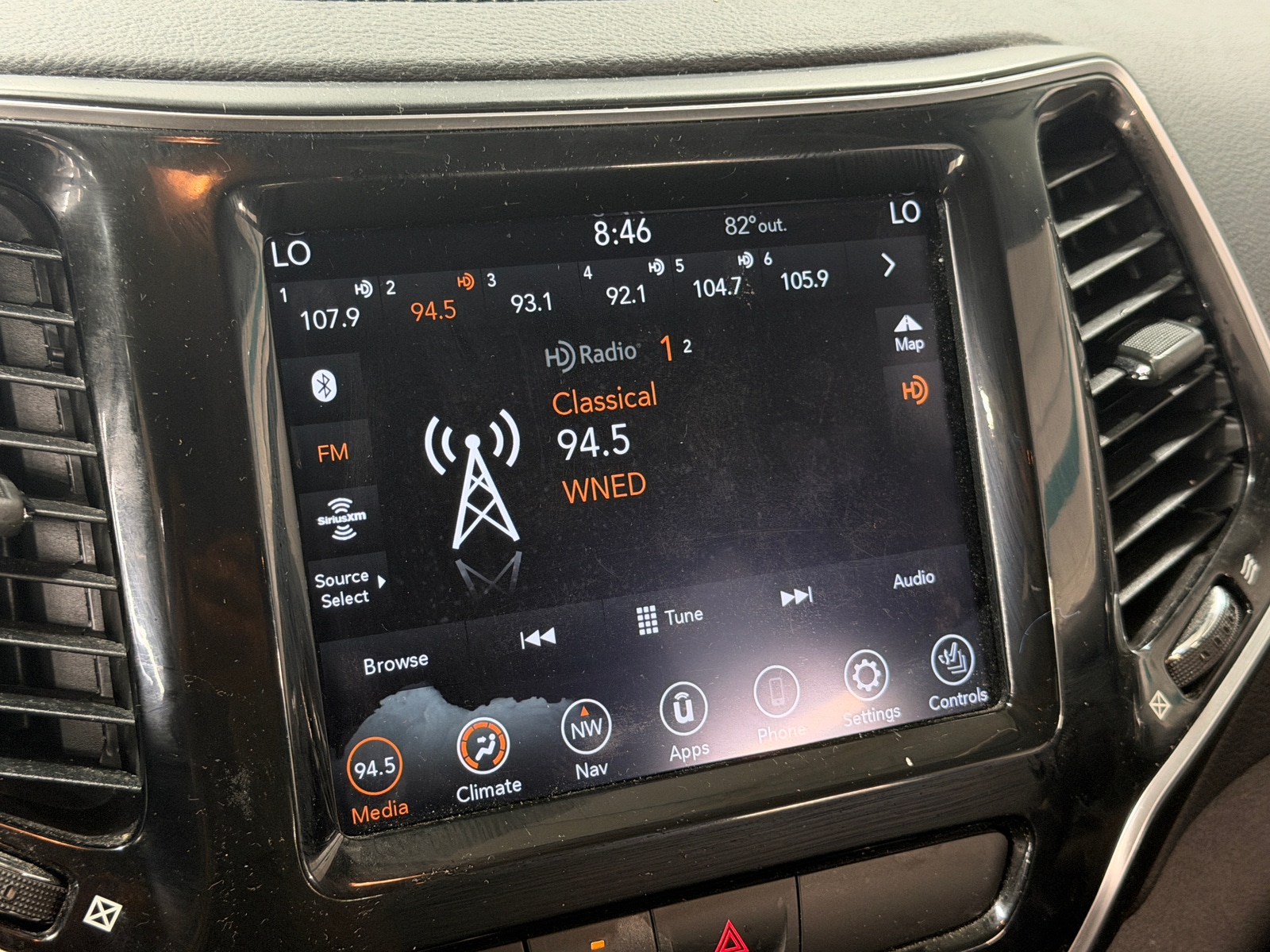 Thumbnail: 2020 Jeep Cherokee - 3