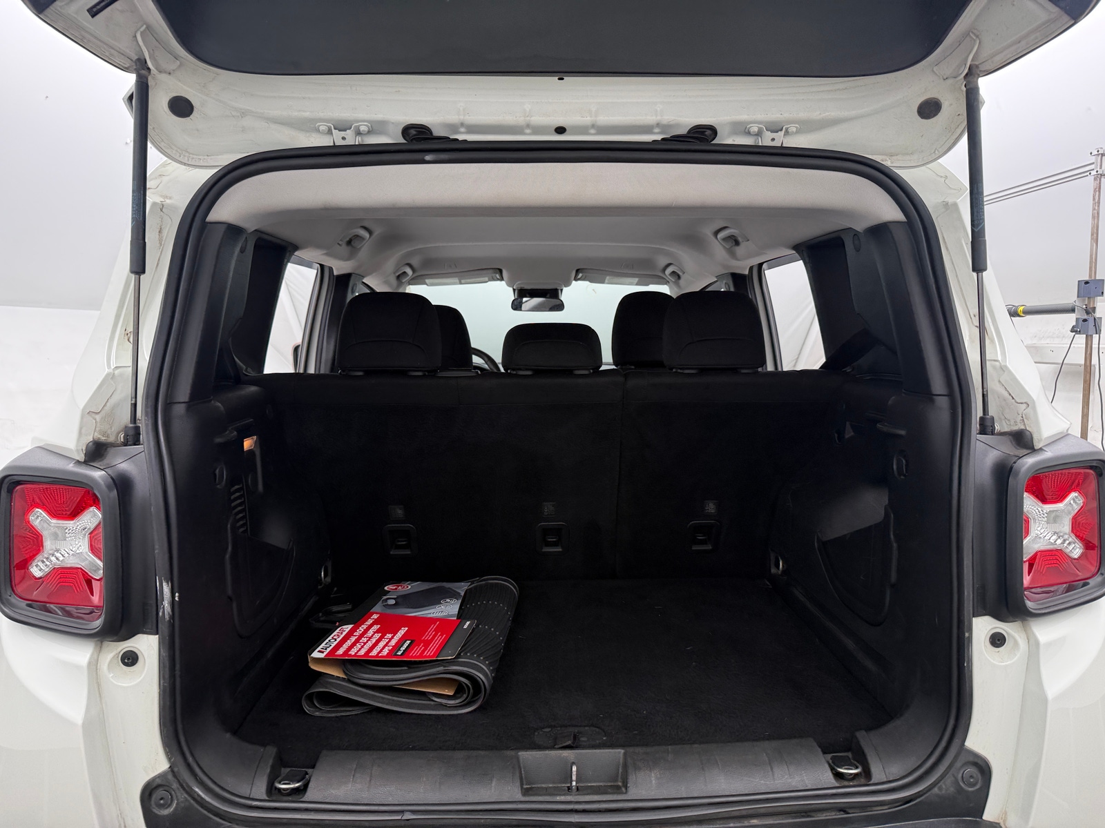 Thumbnail: 2020 Jeep Renegade - 7