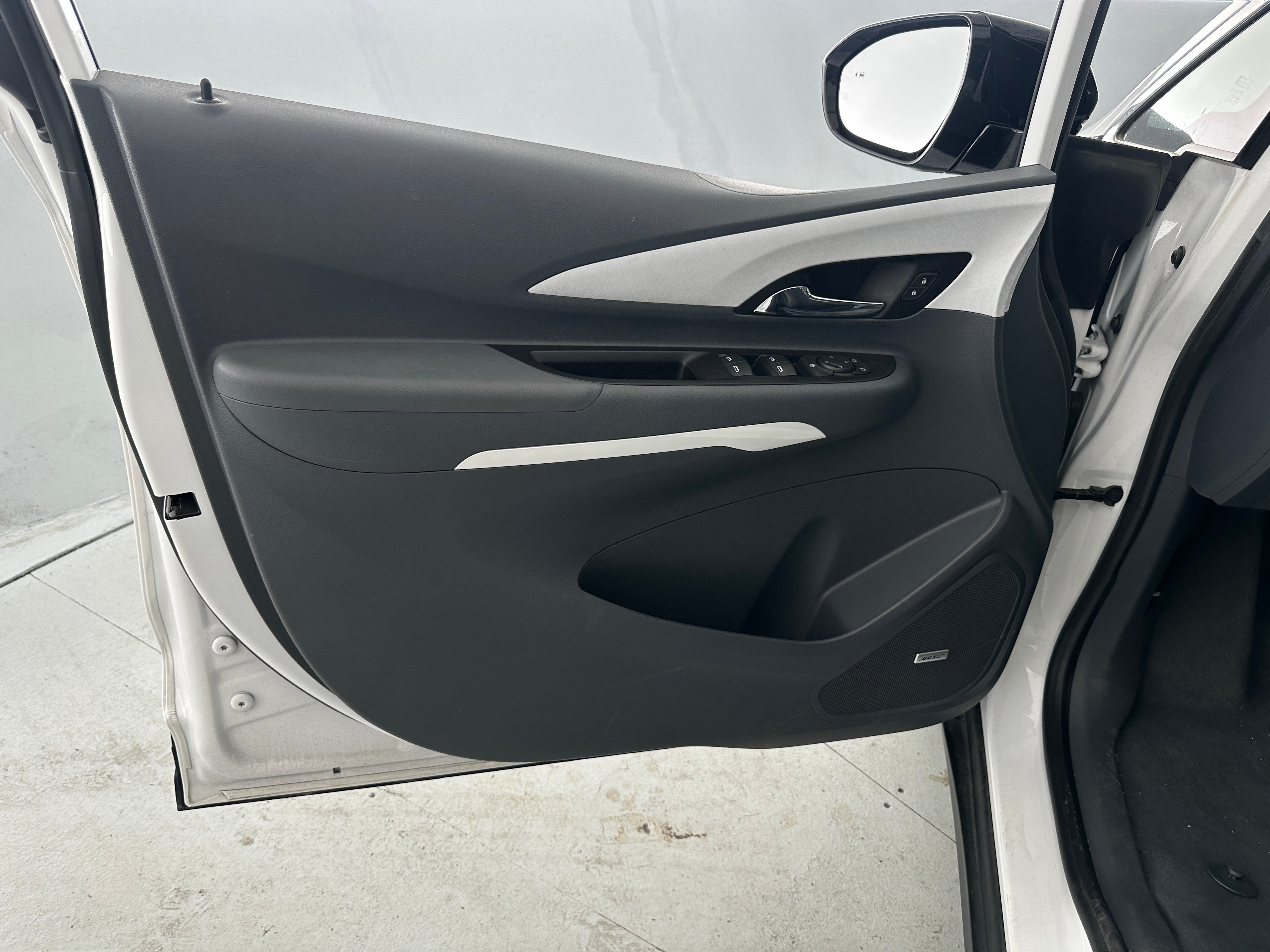 Used 2020 Chevrolet Bolt EV Premier with VIN 1G1FZ6S04L4136282 for sale in Auburn, WA