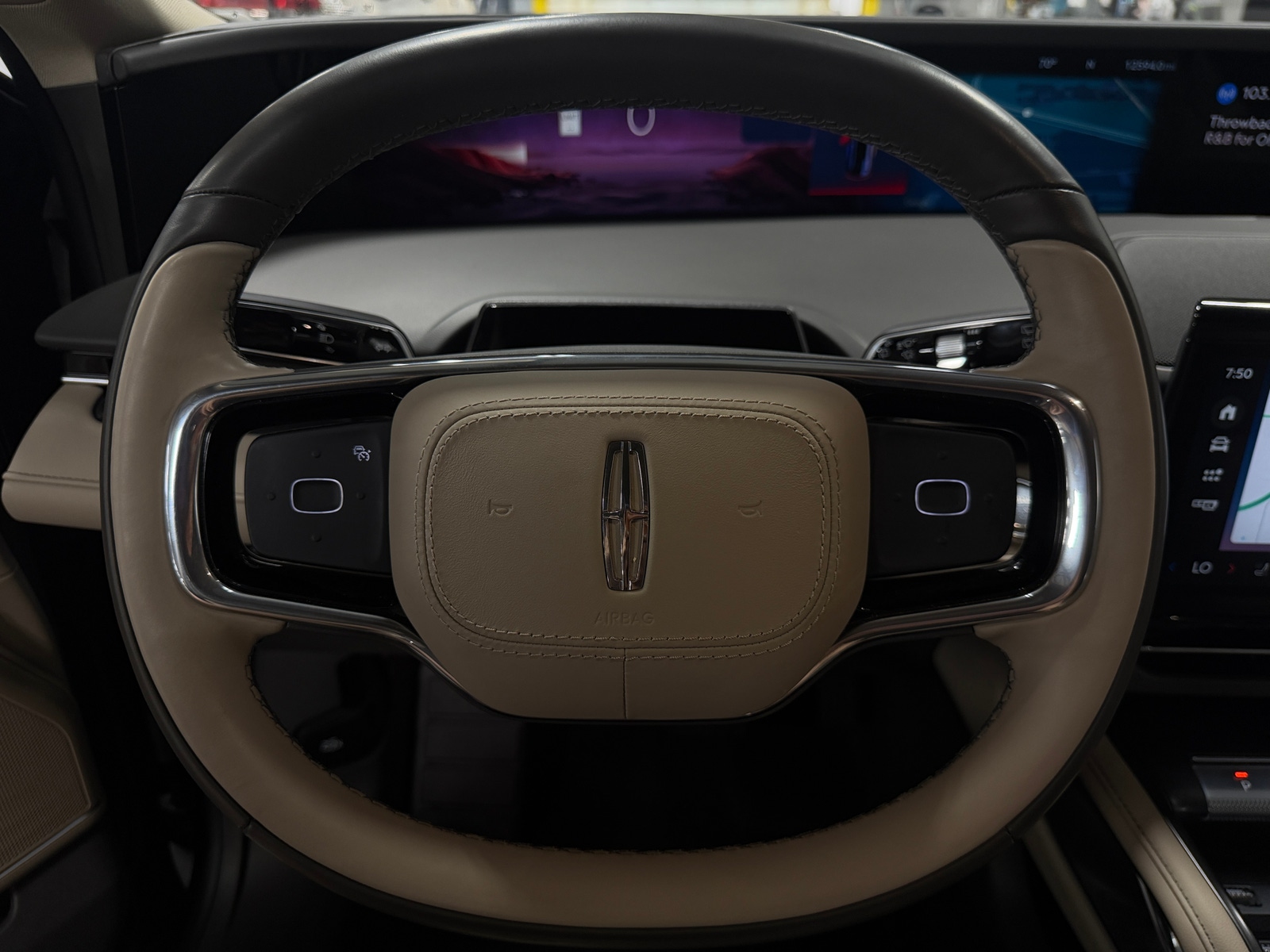 Thumbnail: 2025 Lincoln Nautilus - 4