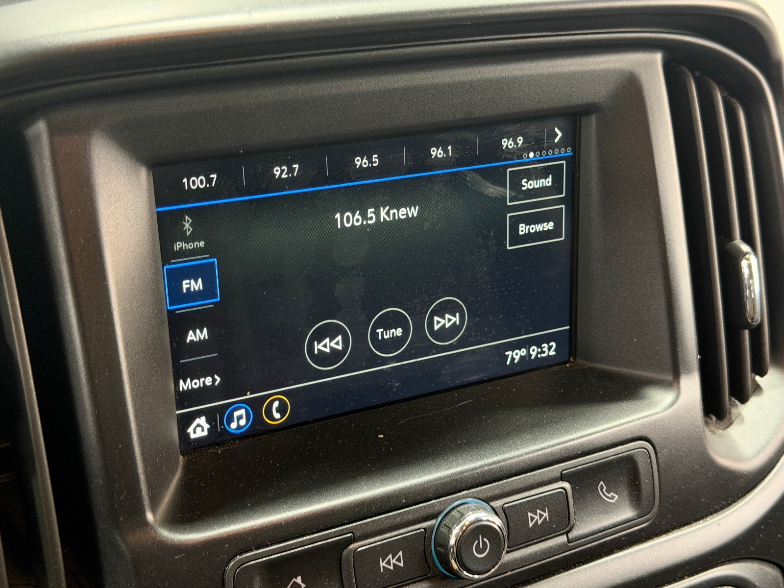 Thumbnail: 2019 Chevrolet Colorado - 4