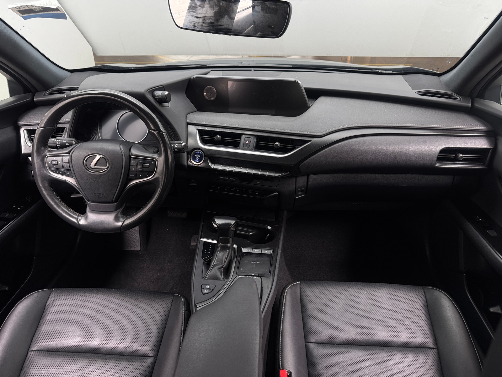 Thumbnail: 2021 Lexus UX - 2