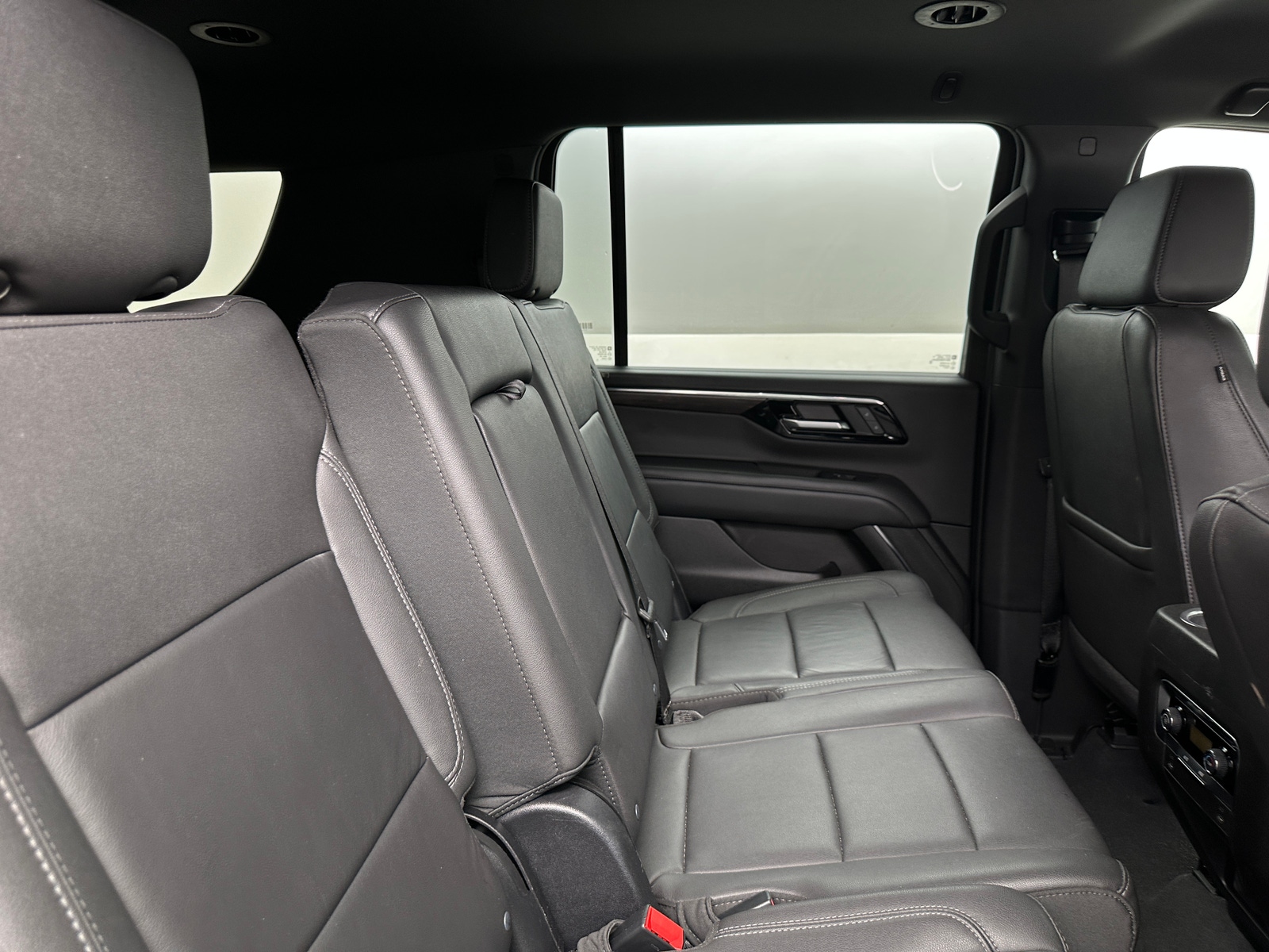 Thumbnail: 2025 Chevrolet Suburban - 6