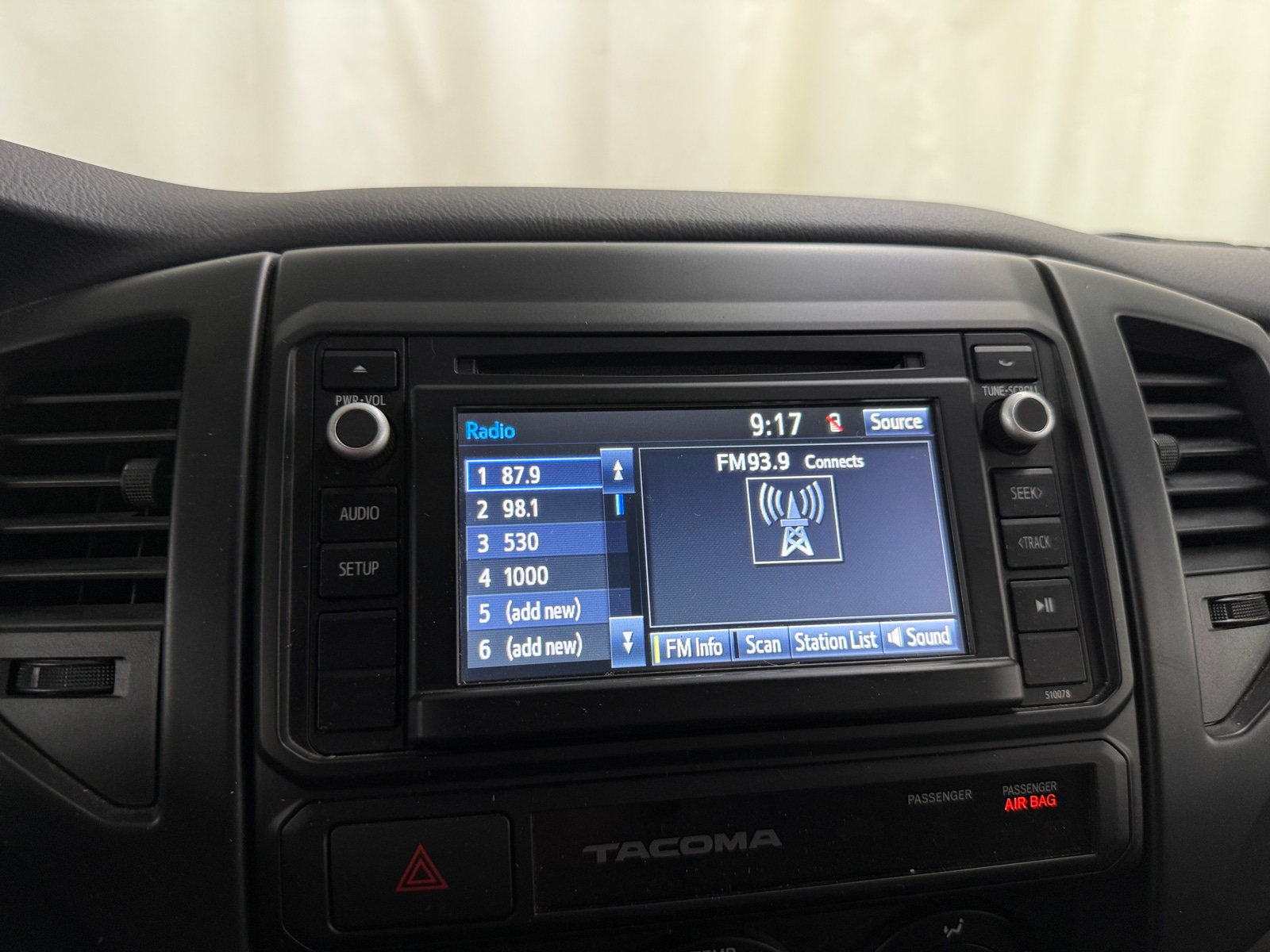 Thumbnail: 2015 Toyota Tacoma - 4
