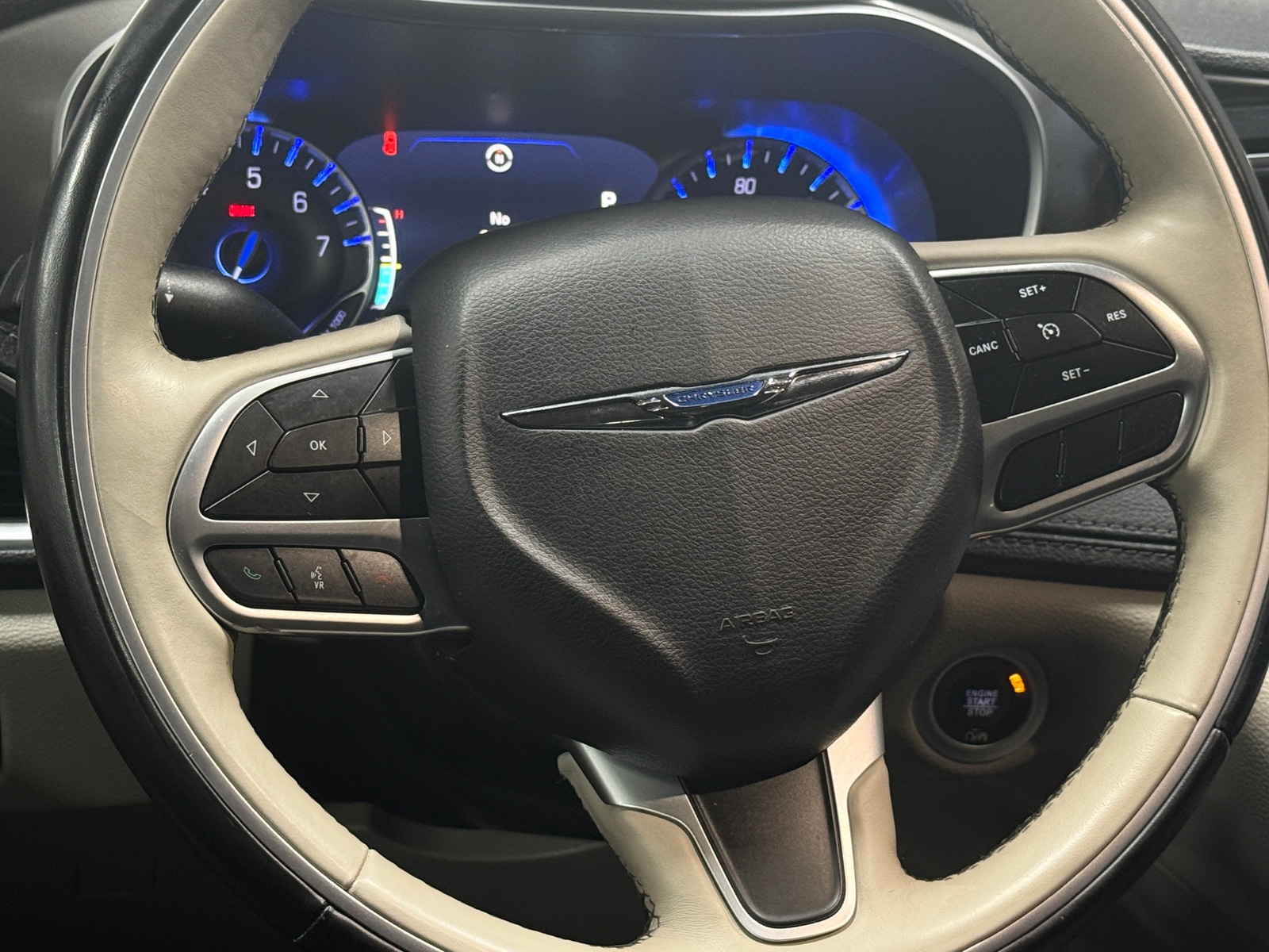 Thumbnail: 2018 Chrysler Pacifica - 4