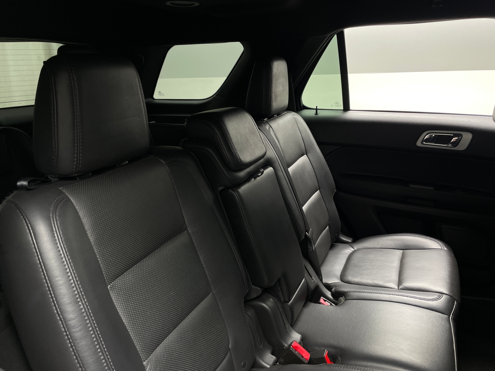 Thumbnail: 2015 Ford Explorer - 5