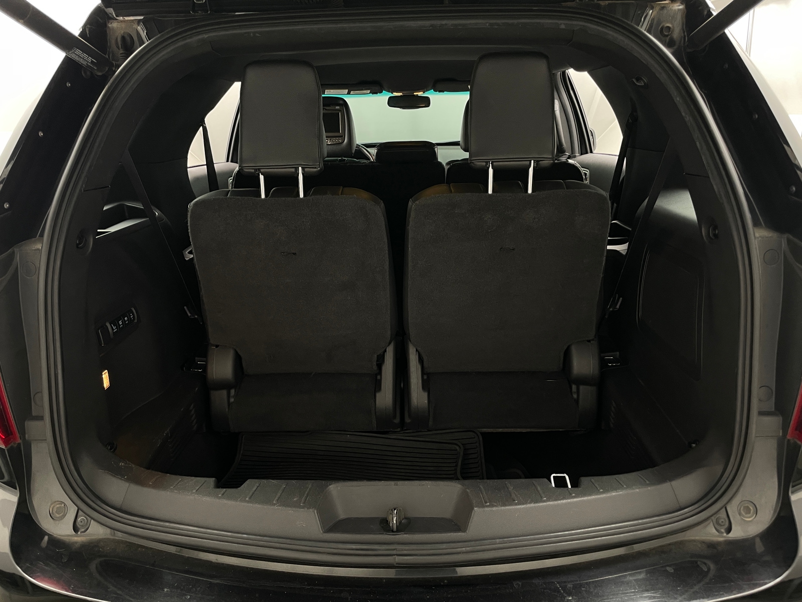 Thumbnail: 2015 Ford Explorer - 6