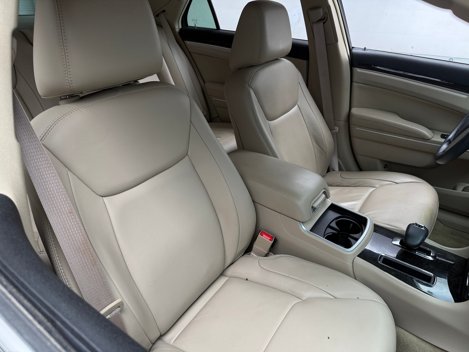 Thumbnail: 2014 Chrysler 300 - 2