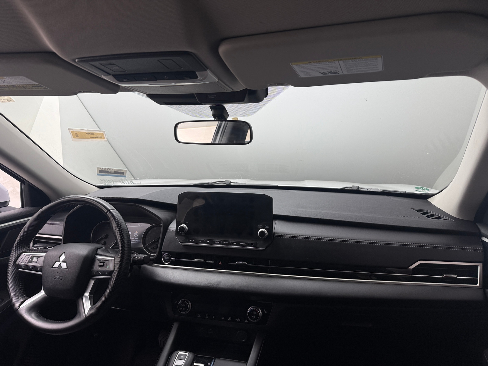 Thumbnail: 2022 Mitsubishi Outlander - 2