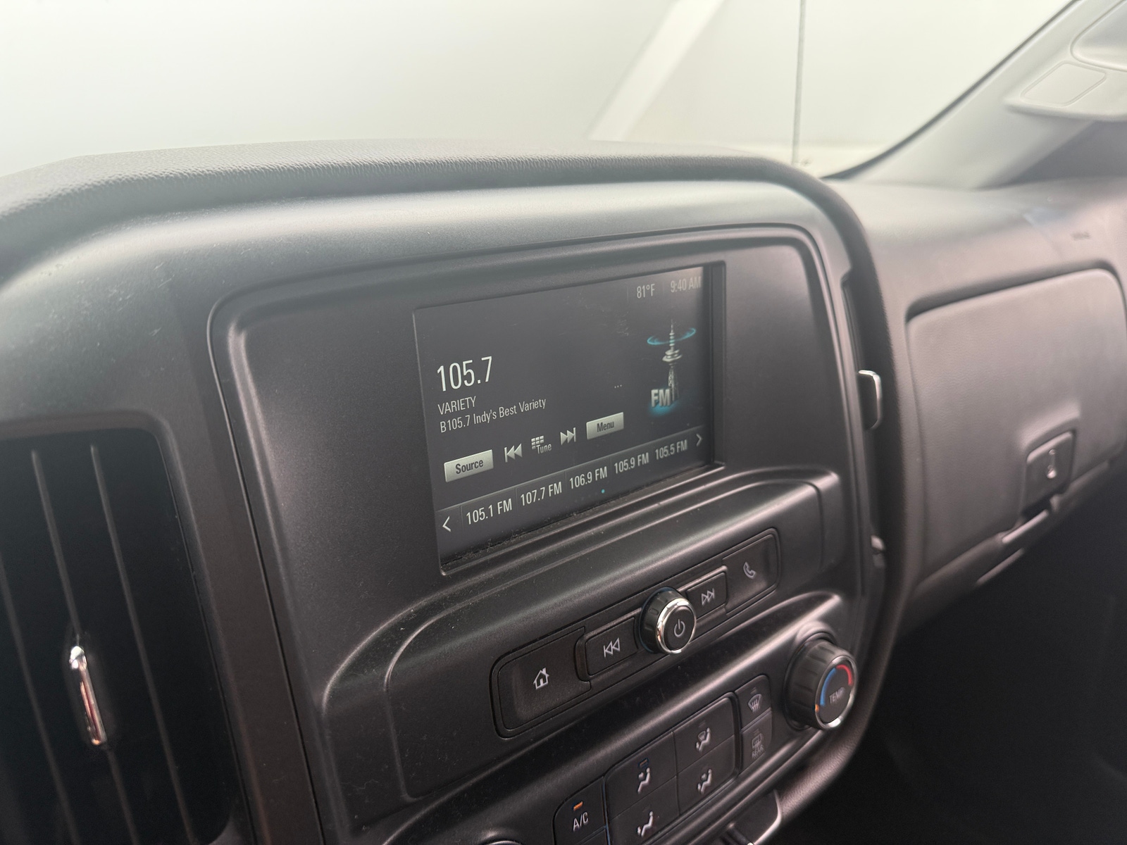 Thumbnail: 2018 Chevrolet Silverado 1500 - 4