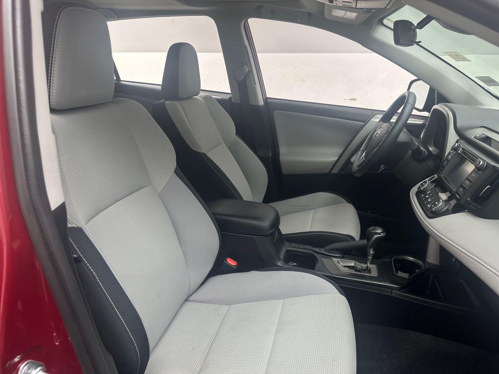 Thumbnail: 2018 Toyota RAV4 - 2