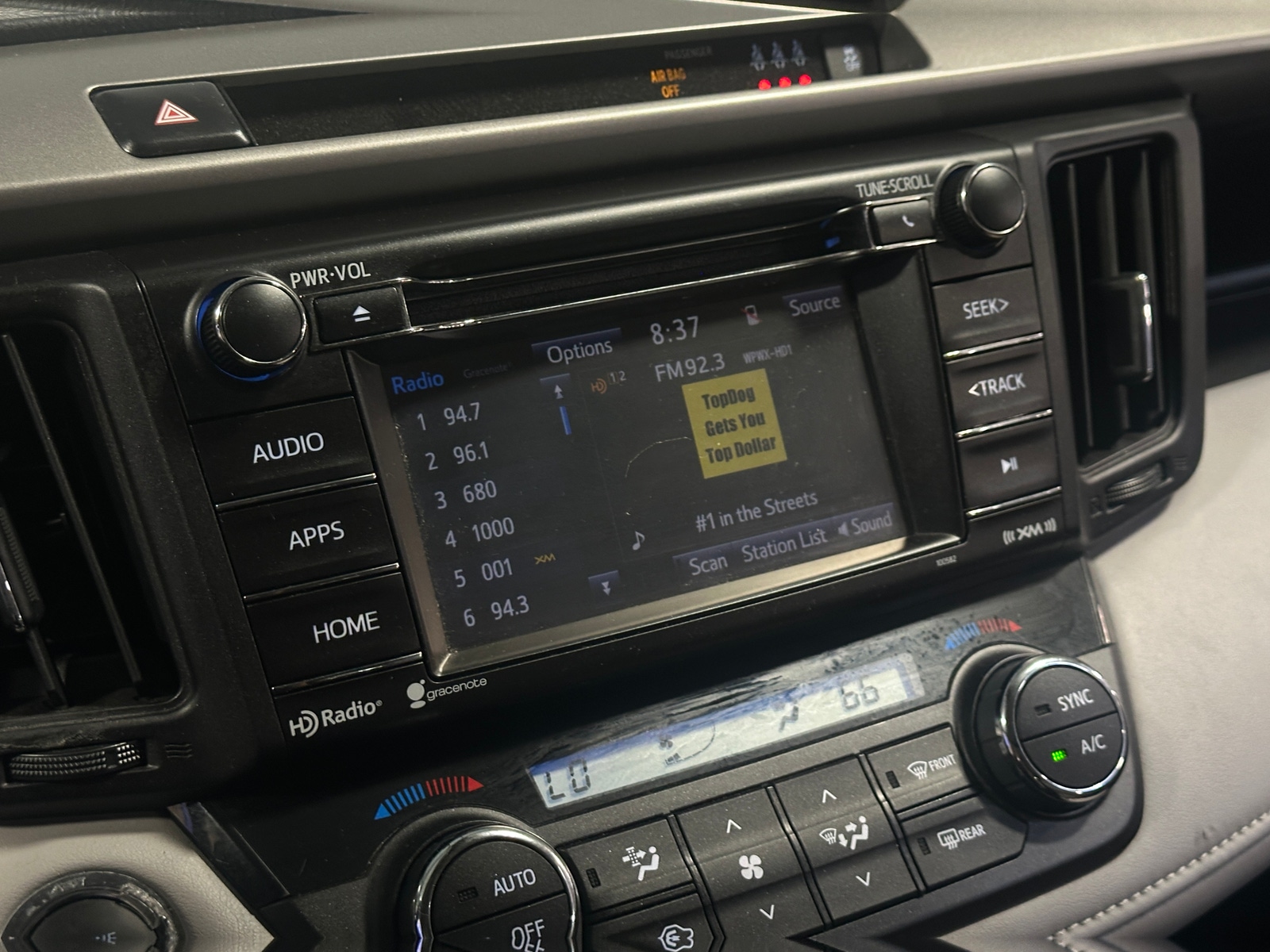 Thumbnail: 2018 Toyota RAV4 - 4
