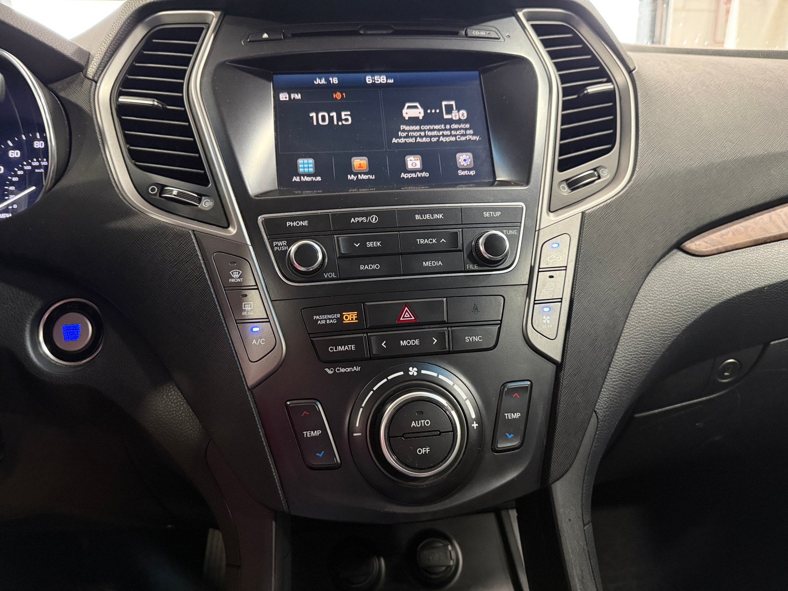 Thumbnail: 2019 Hyundai Santa Fe - 3
