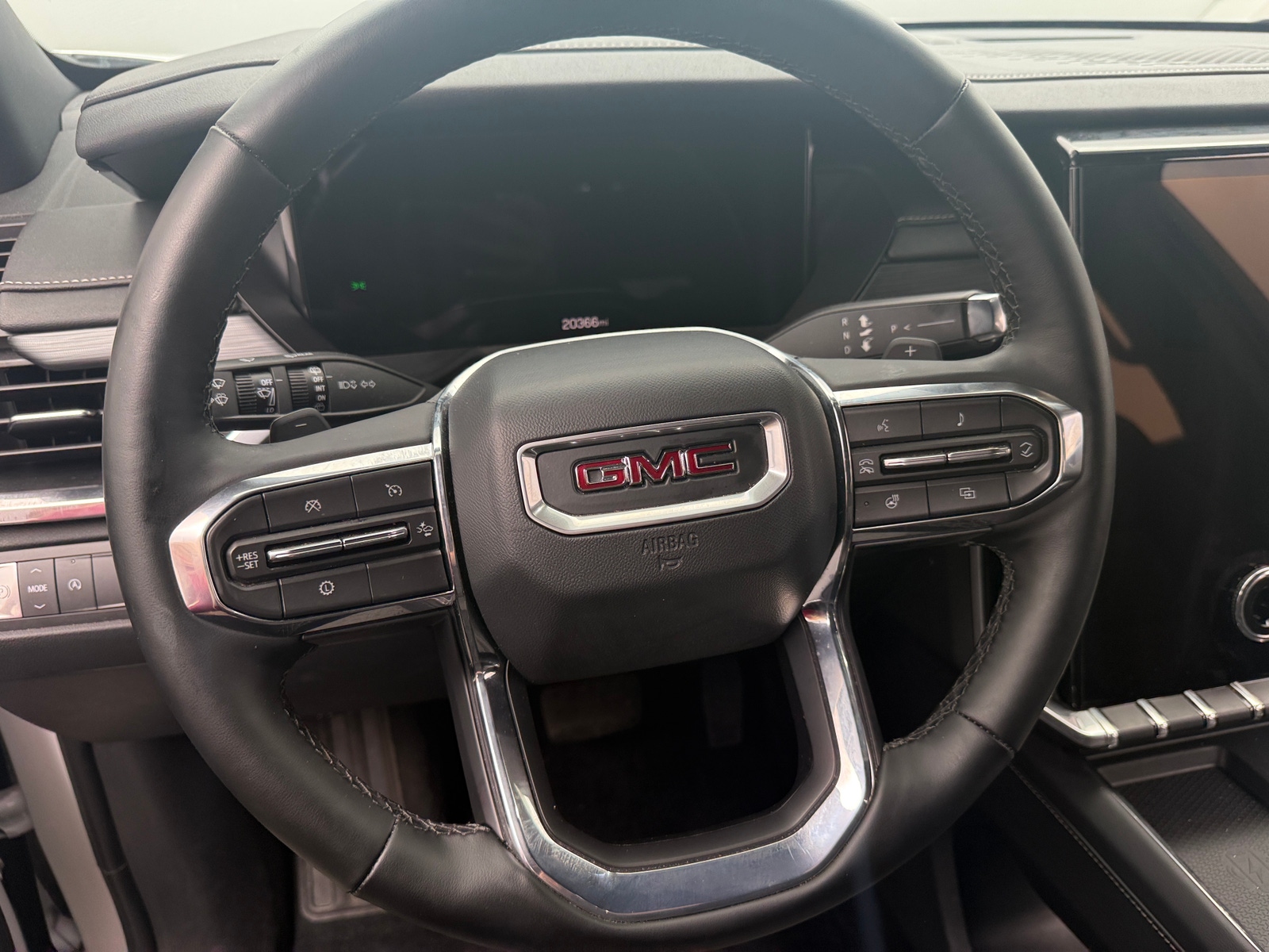 Thumbnail: 2025 GMC Acadia - 5