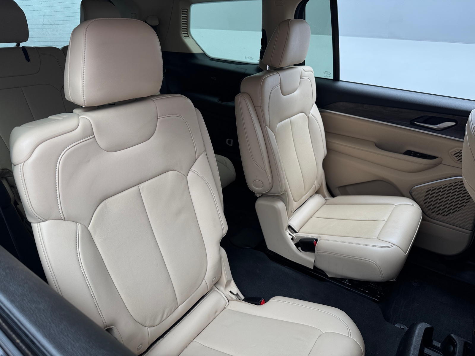 Thumbnail: 2022 Jeep Grand Cherokee L - 5