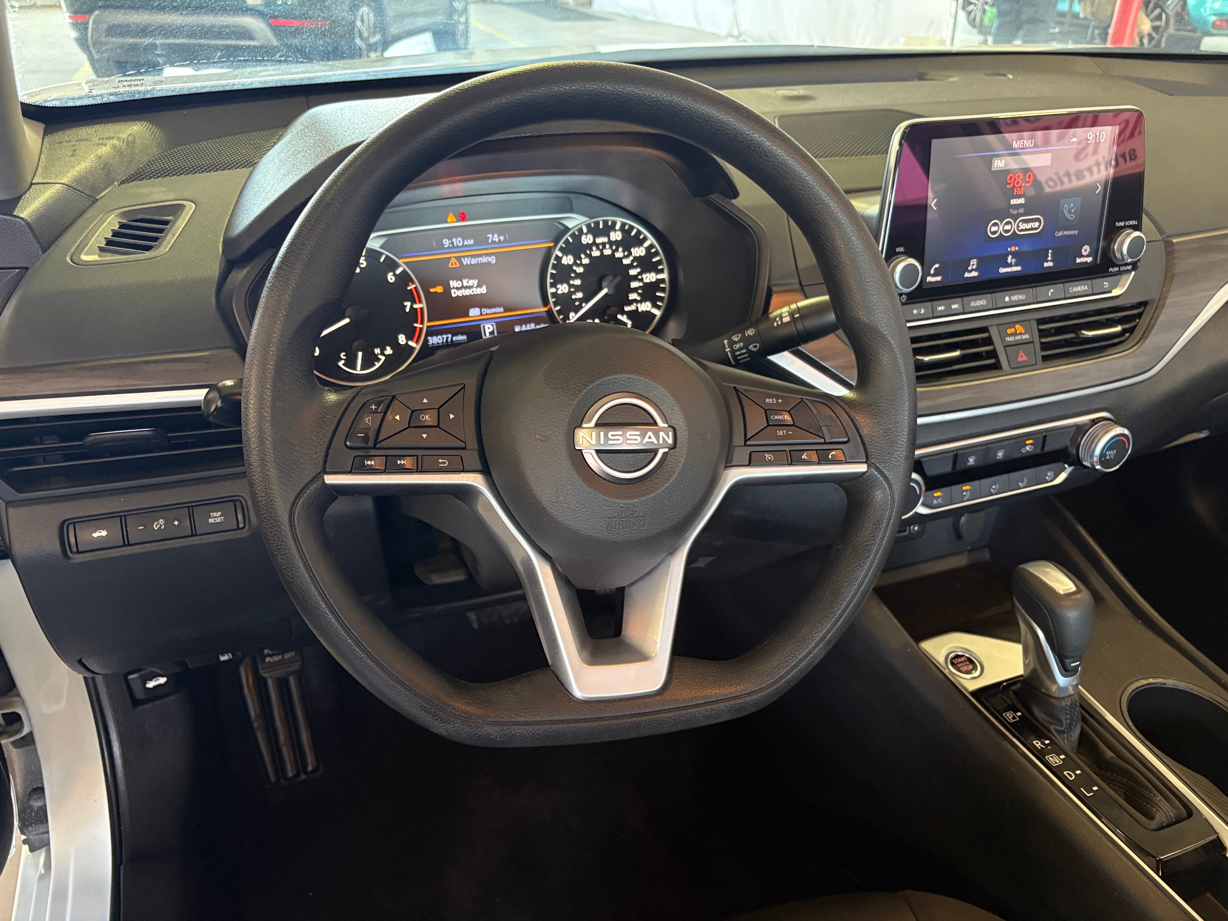 2025 Nissan Altima SV - Photo 8