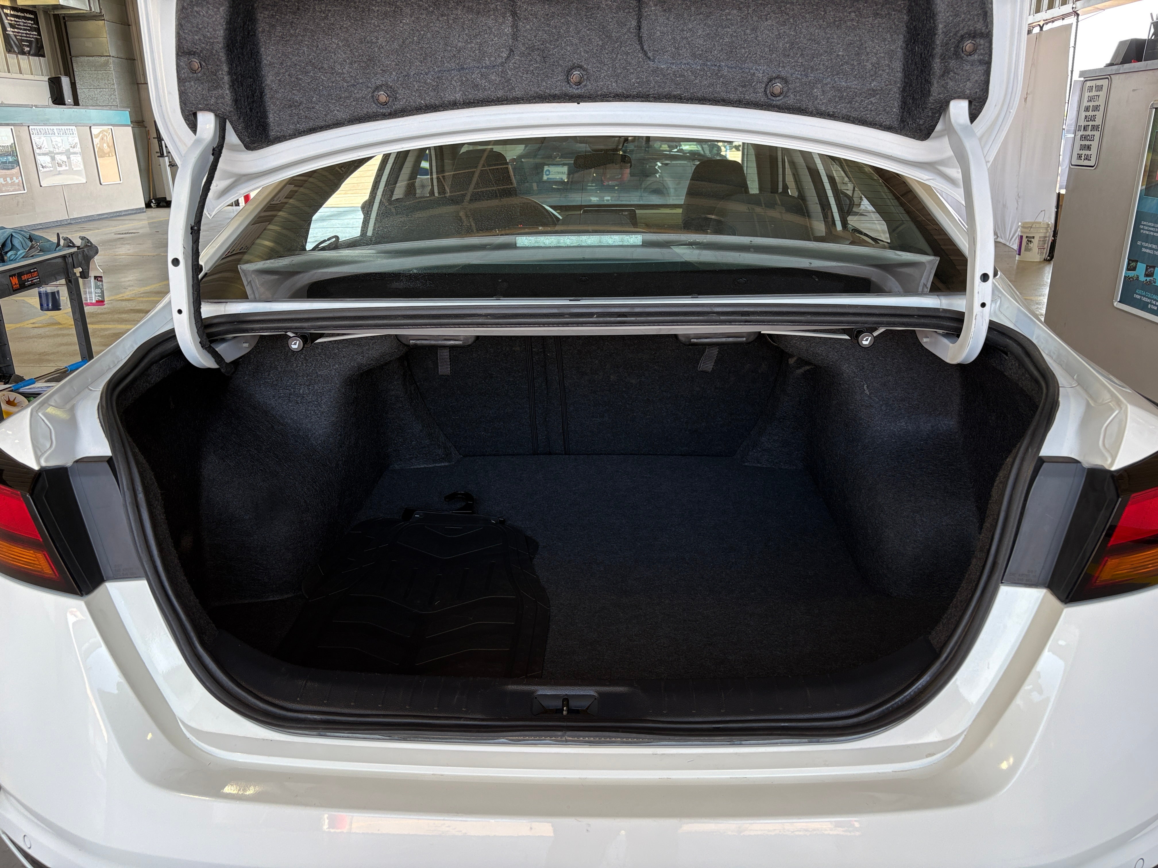 2025 Nissan Altima SV - Photo 9