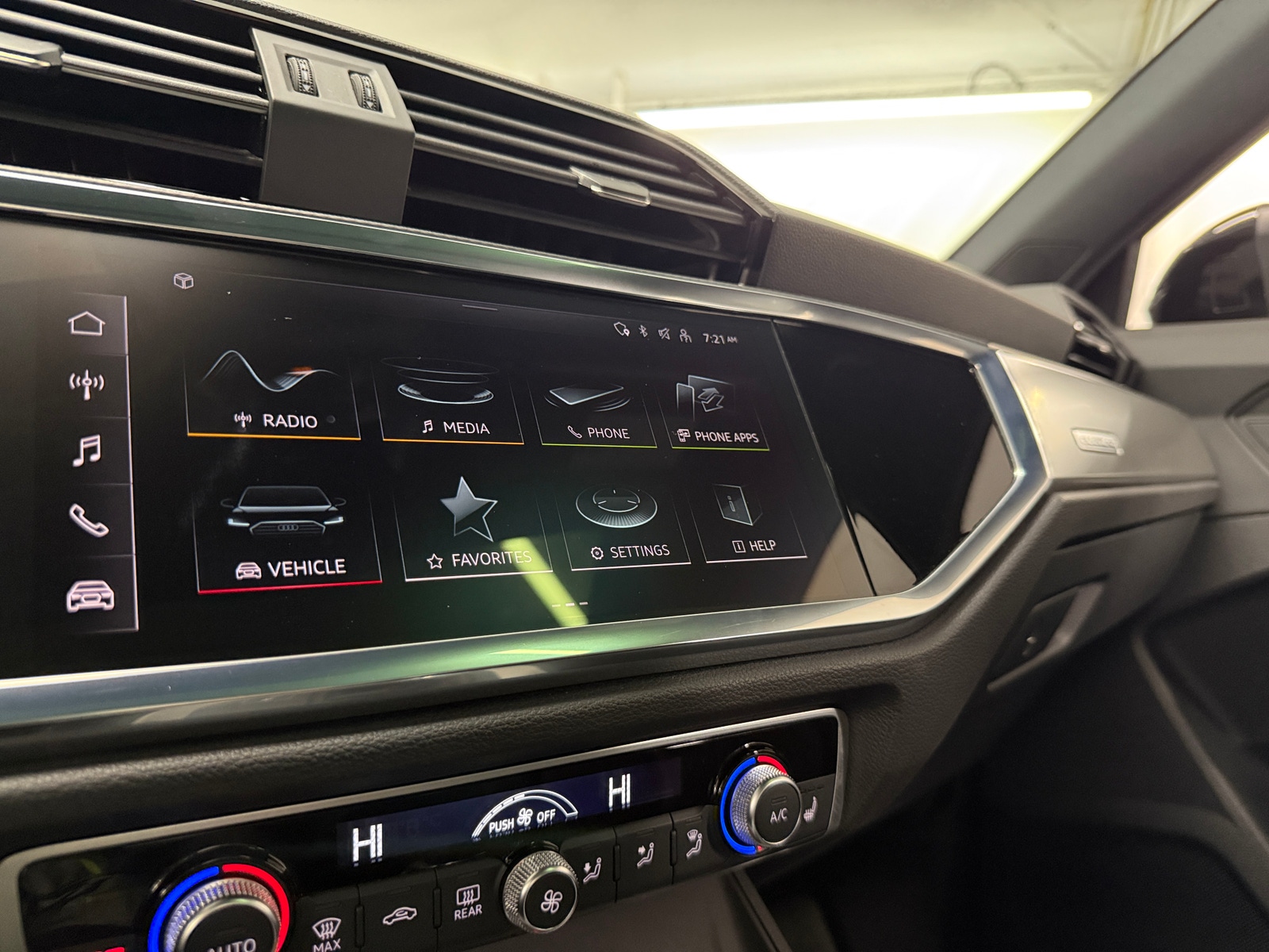 Thumbnail: 2025 Audi Q3 - 3