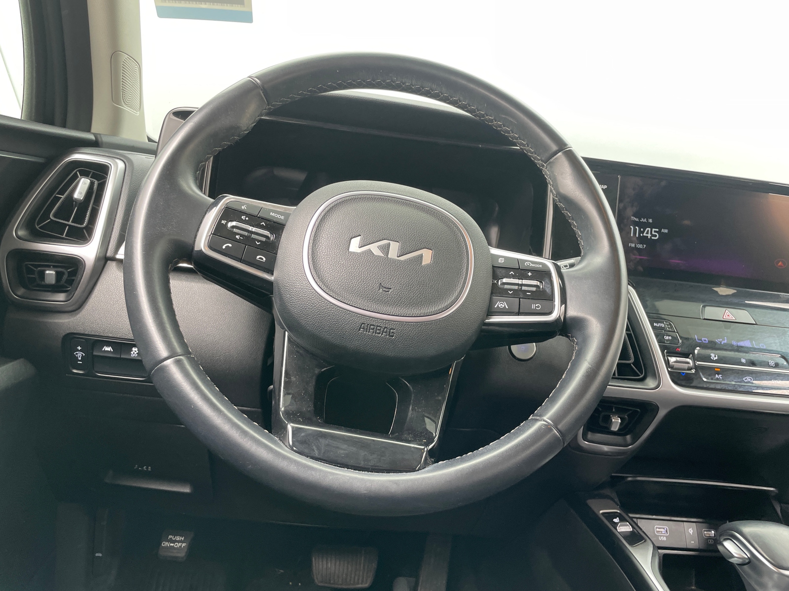 Thumbnail: 2023 Kia Sorento - 4