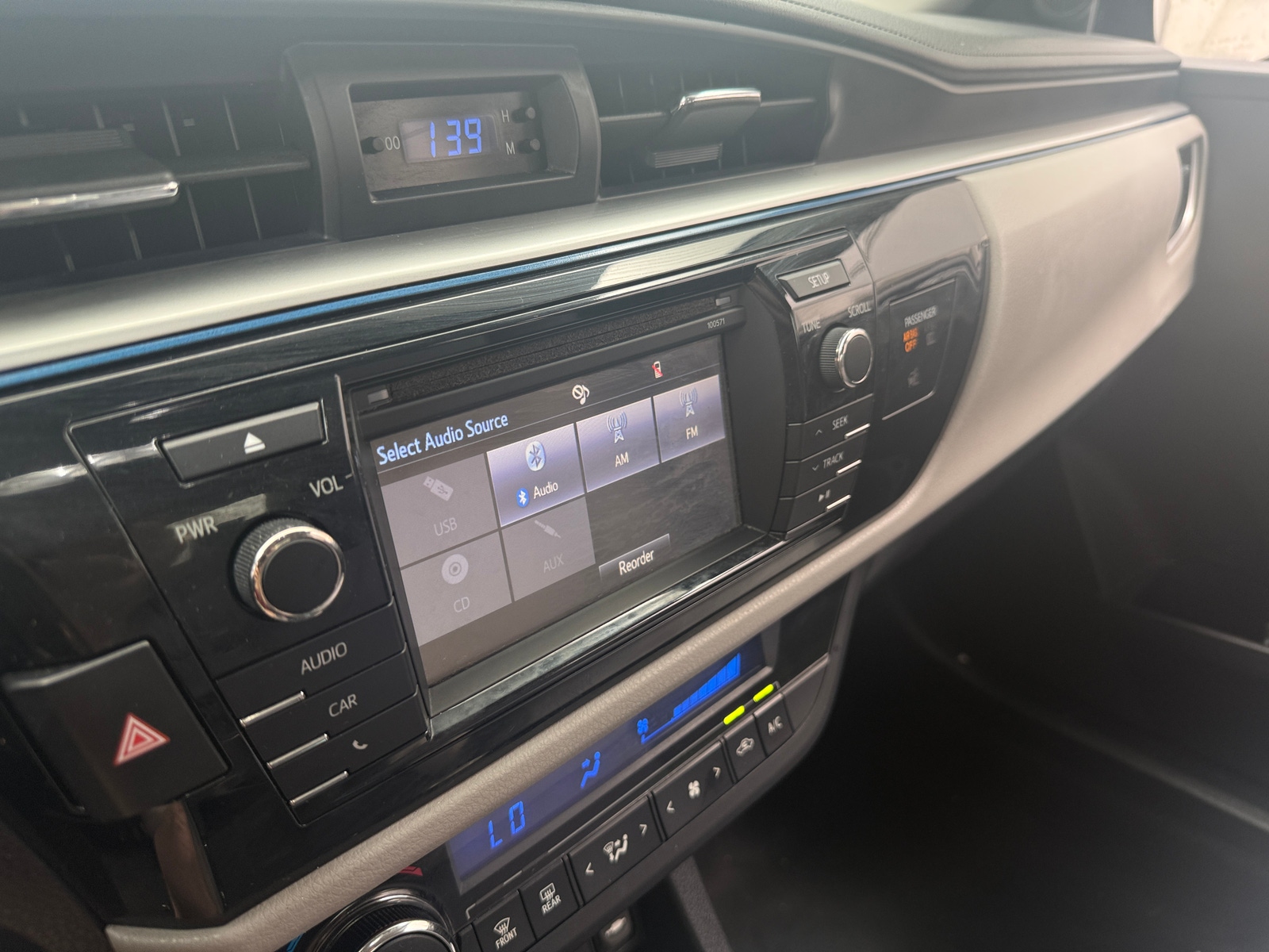 Thumbnail: 2014 Toyota Corolla - 4