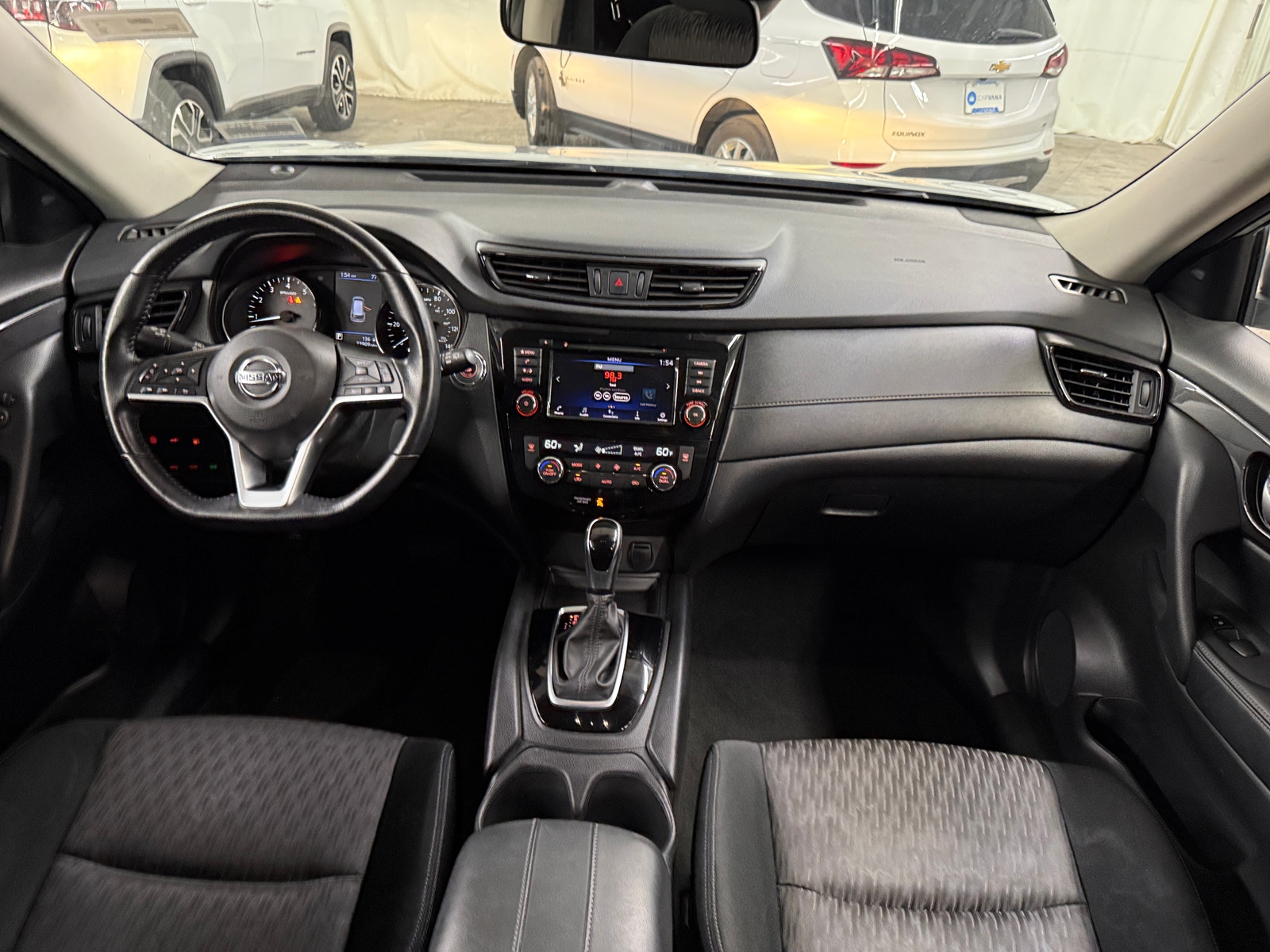 Thumbnail: 2020 Nissan Rogue - 3