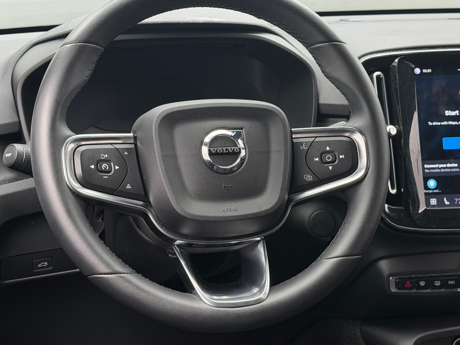 Thumbnail: 2023 Volvo C40 - 5